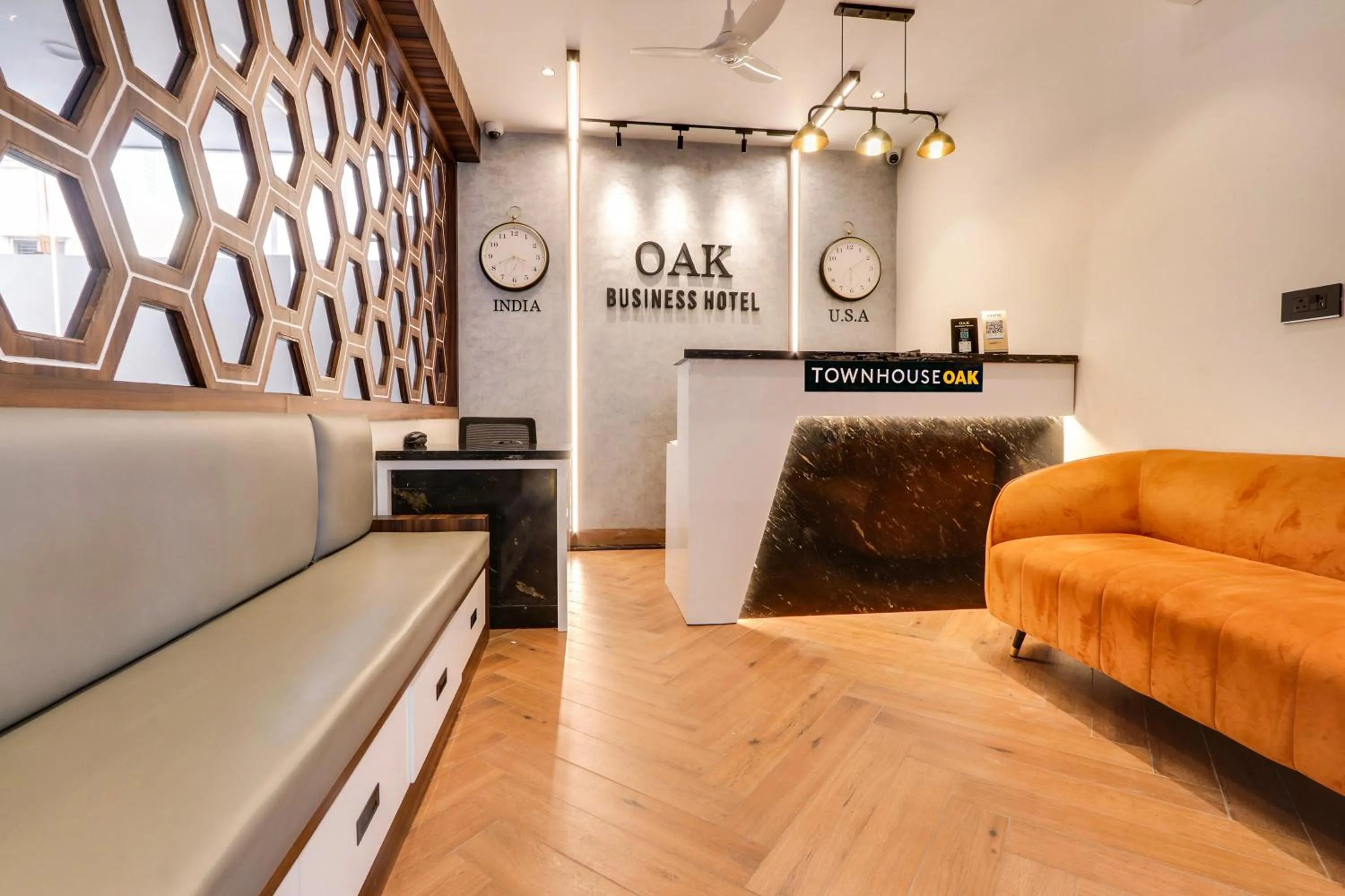 Lobby or reception in Townhouse OAK INDIGO BUSINESS HOTELS