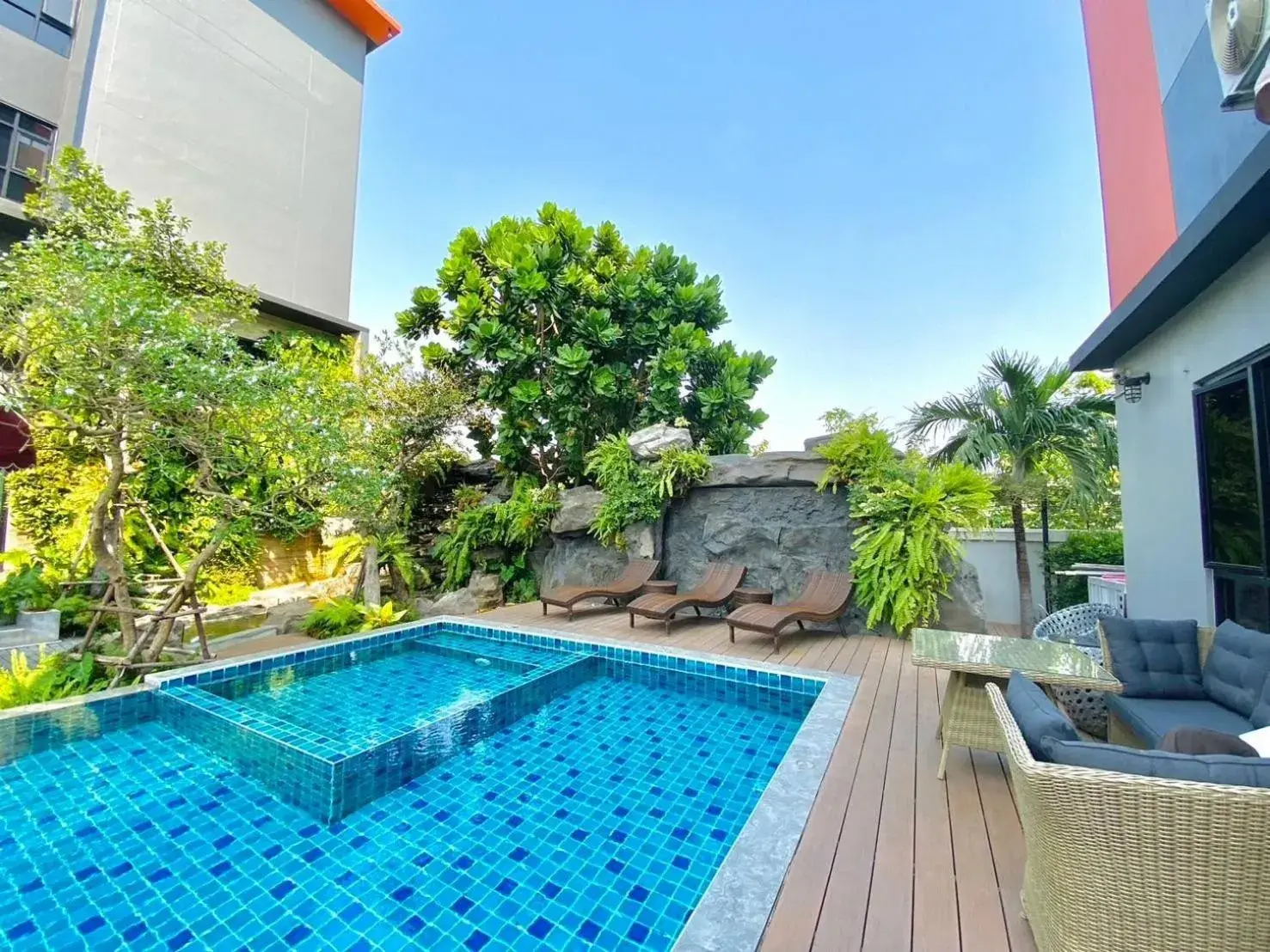 Swimming pool in Bangkok Mystay Hotel Rangsit Swimming pool in Bangkok Mystay Hotel Rangsit