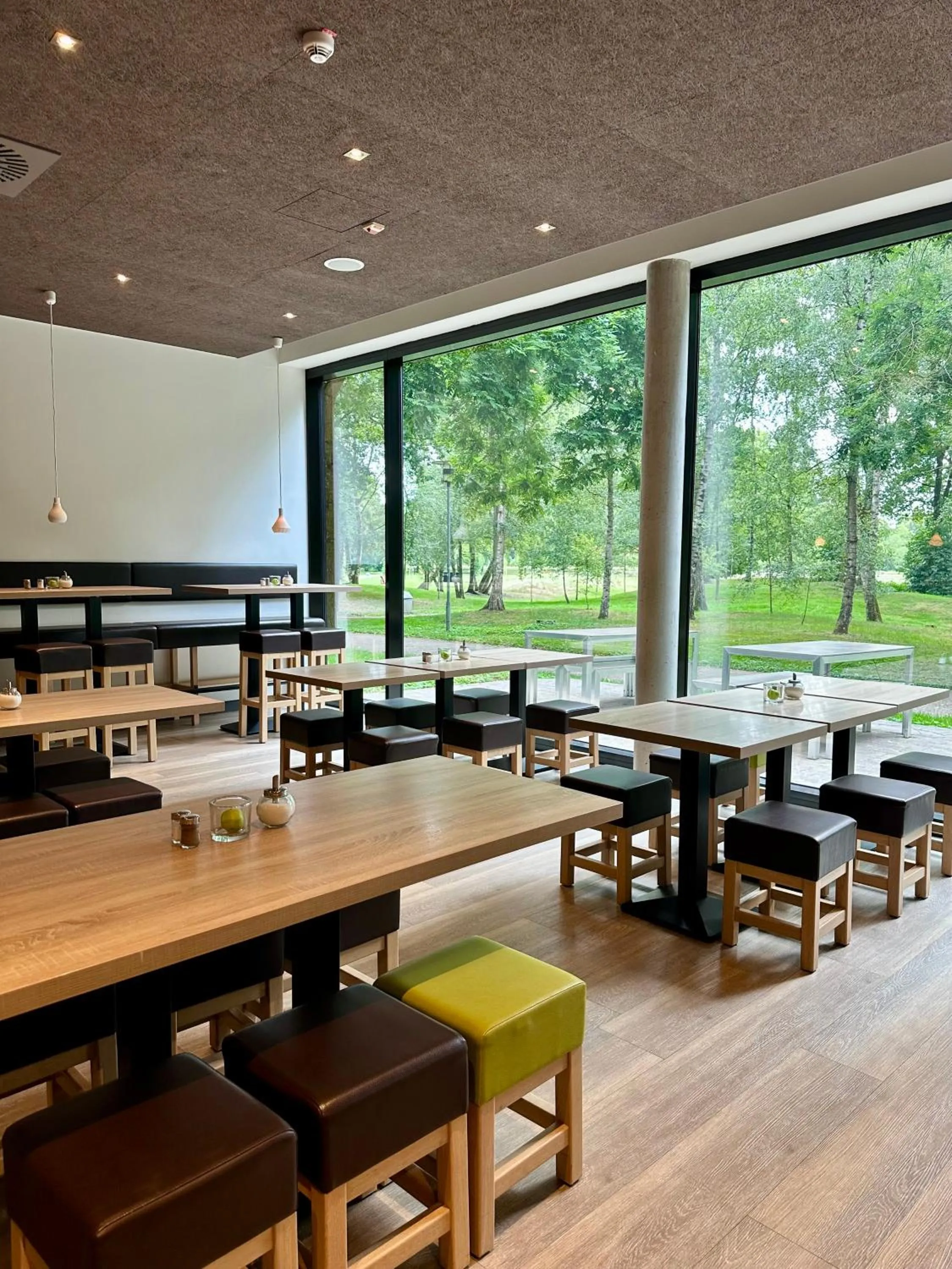 Breakfast in 7THINGS - my basic hotel
