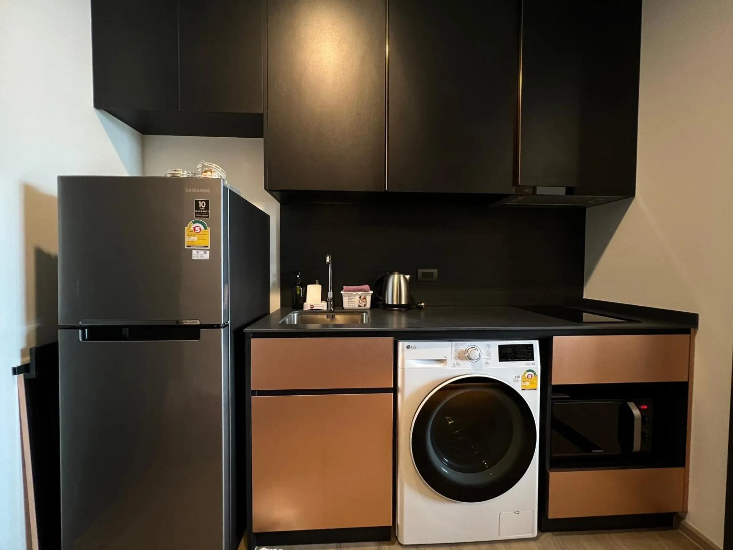 washing machine in Edge Central Pattaya by Mickey