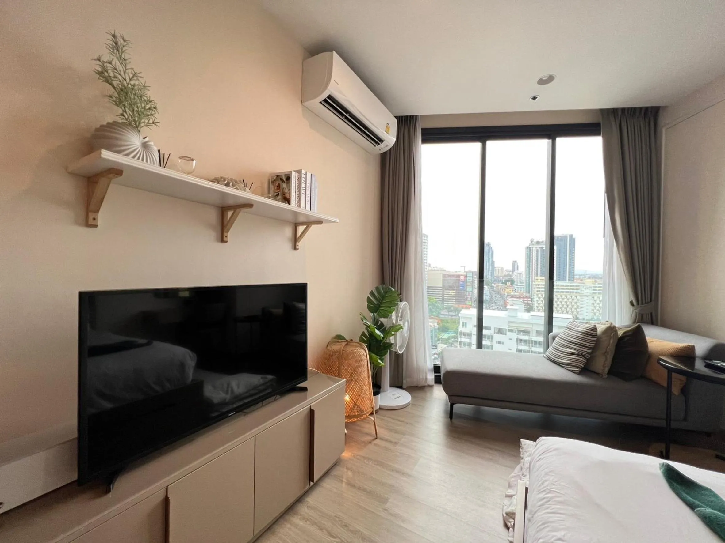 TV and multimedia in Edge Central Pattaya by Mickey