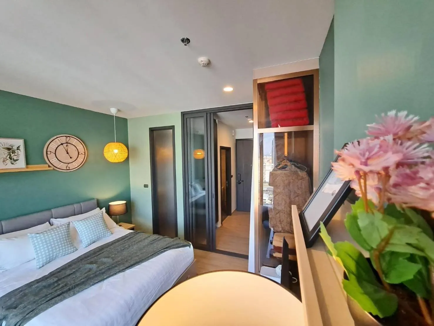 Bed in Edge Central Pattaya by Mickey