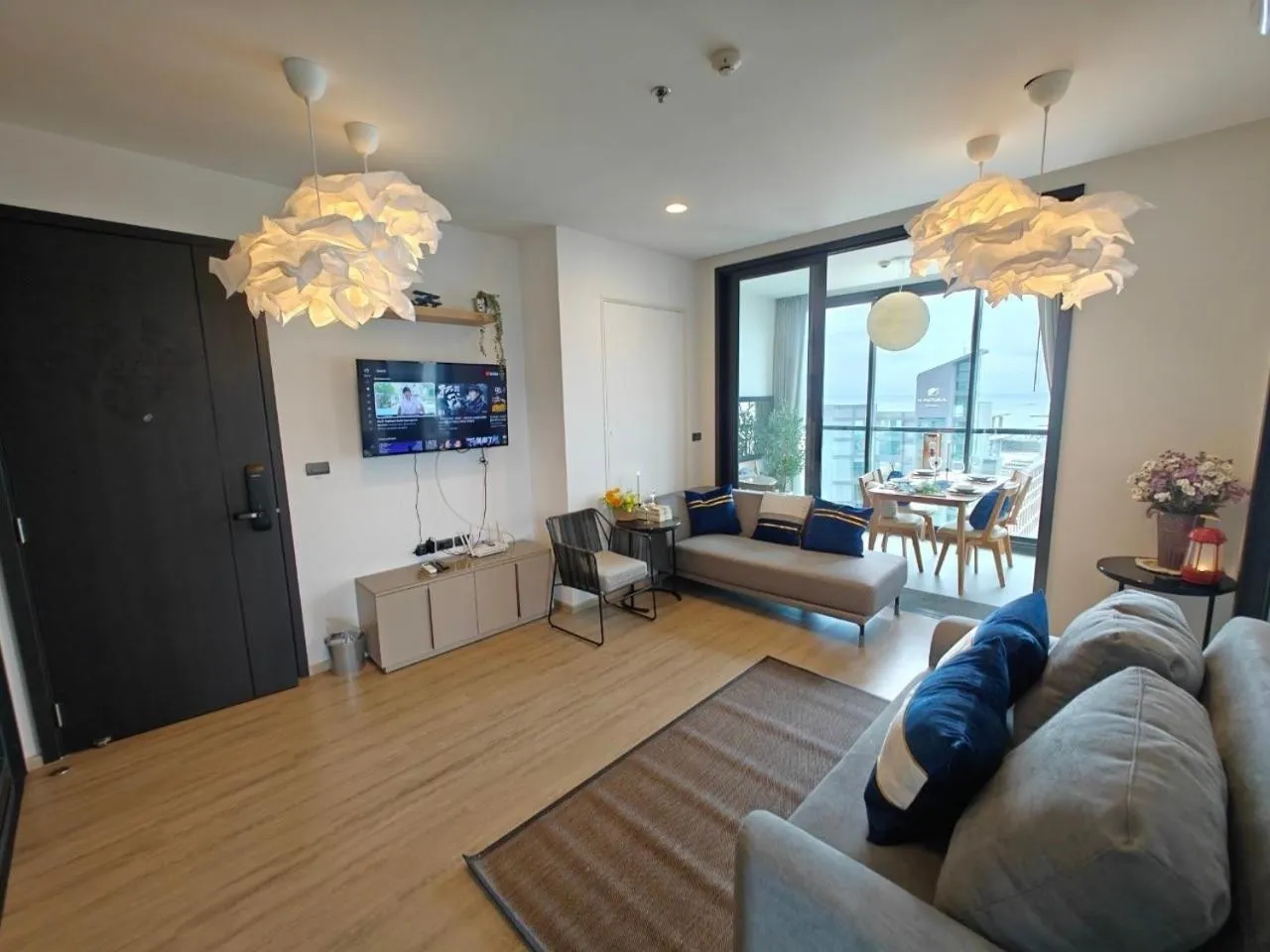 Edge Central Pattaya by Mickey