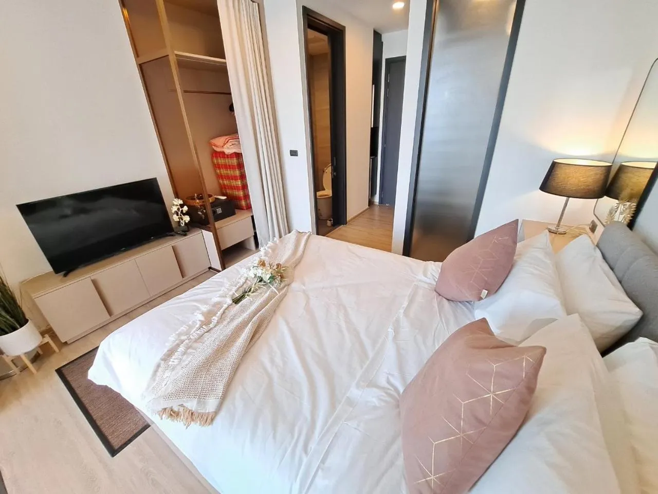 Bed in Edge Central Pattaya by Mickey