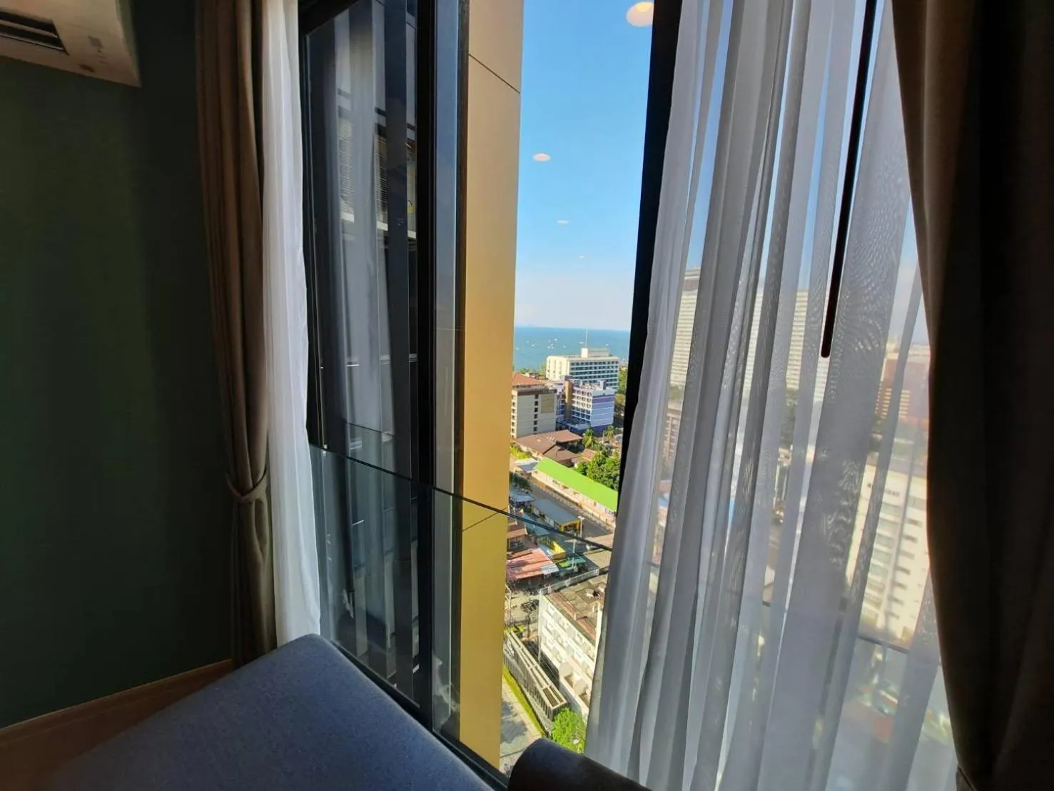 Day in Edge Central Pattaya by Mickey