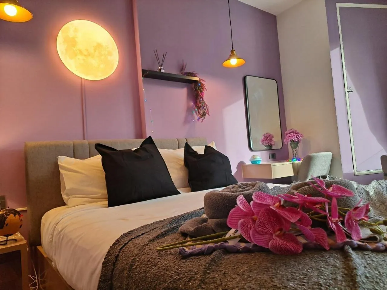 Bed in Edge Central Pattaya by Mickey