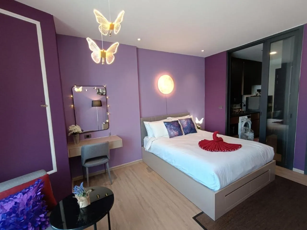 Bed in Edge Central Pattaya by Mickey