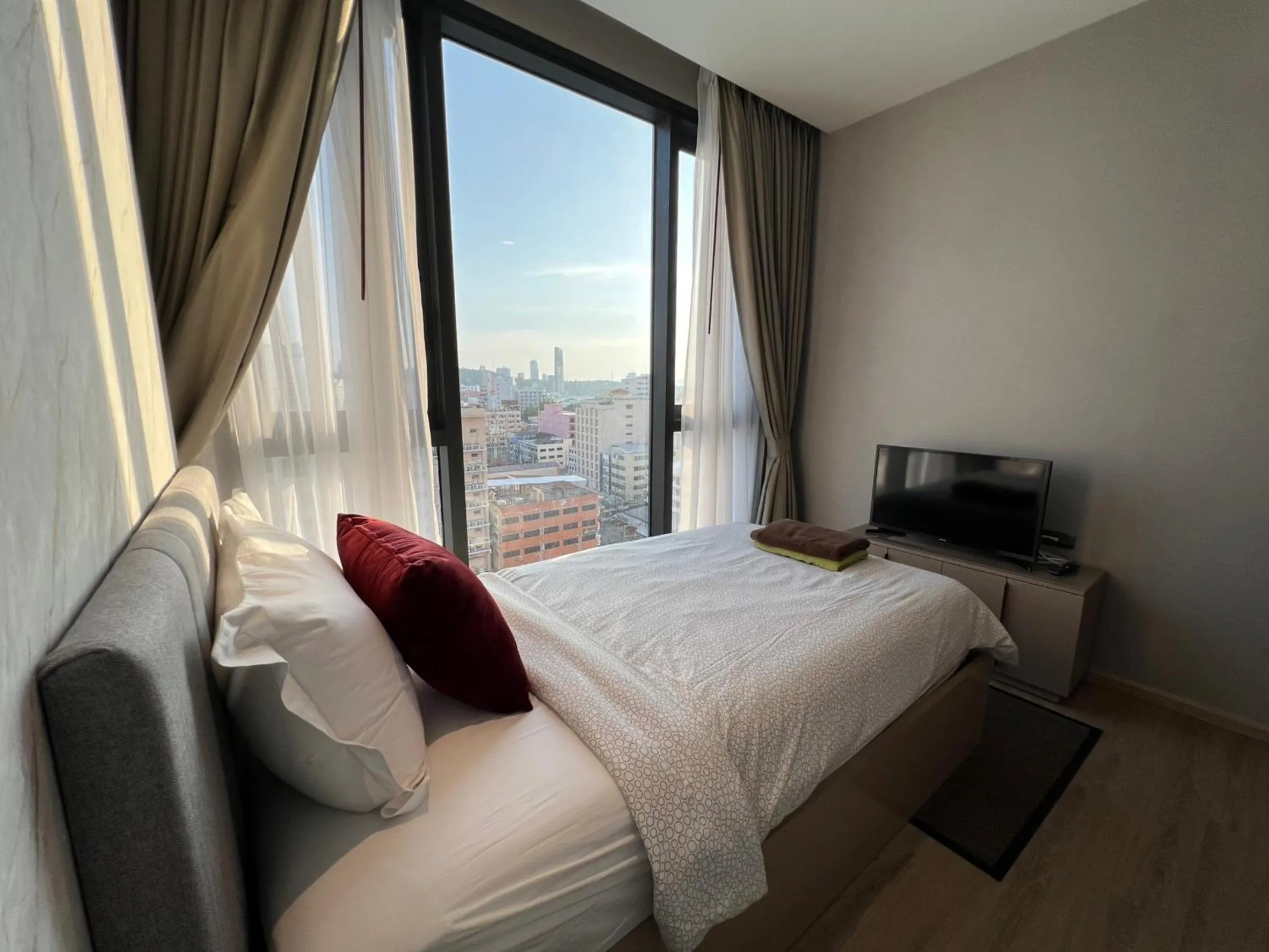 Bed in Edge Central Pattaya by Mickey