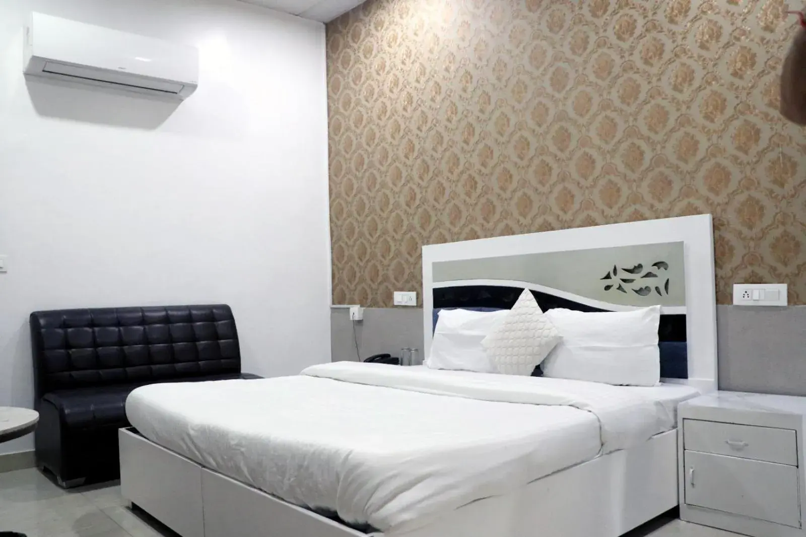 Double Room in Sheela Stays Double Room in Sheela Stays