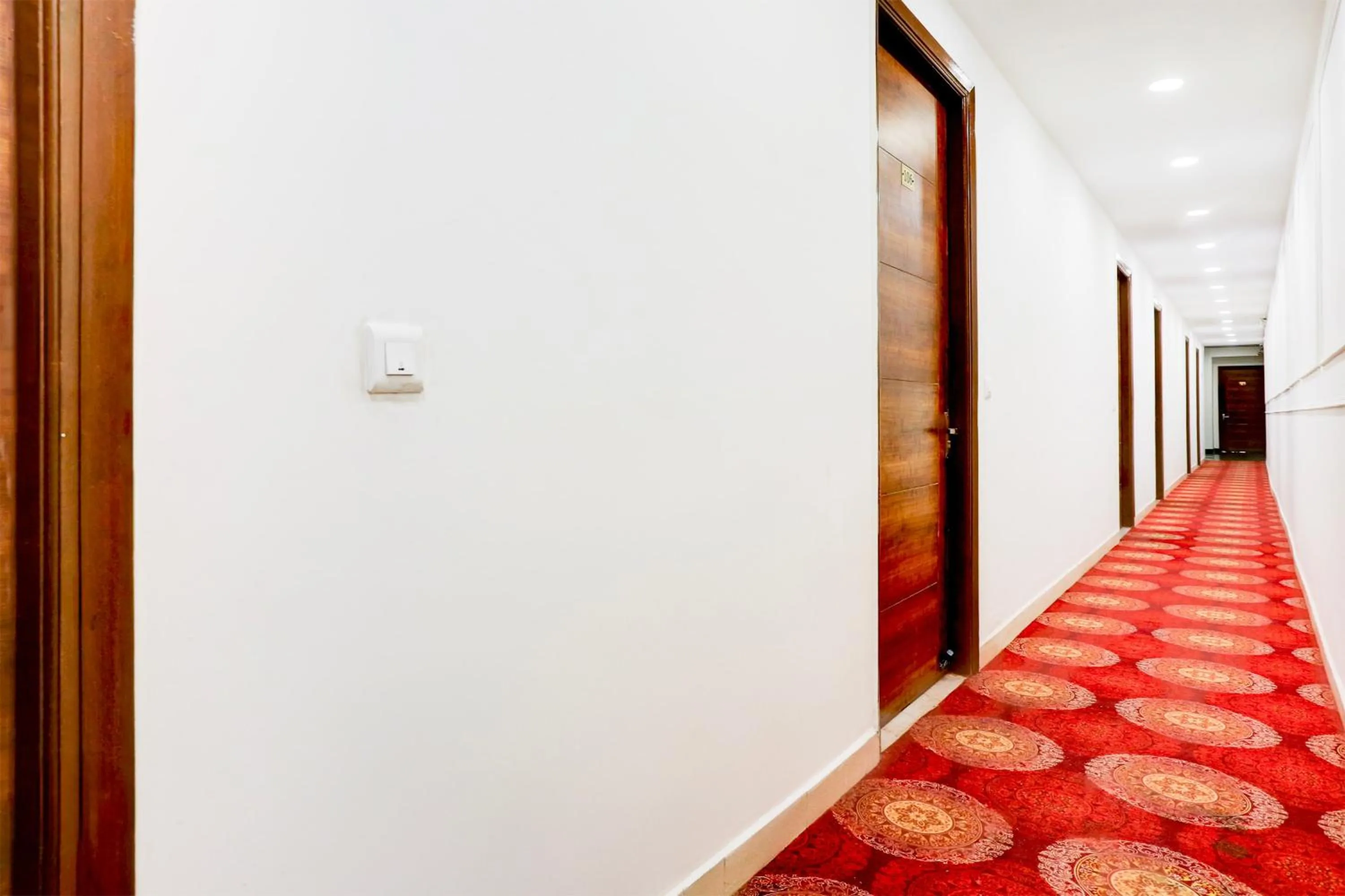 Lobby or reception in Super Townhouse Eden Garden Zirakpur