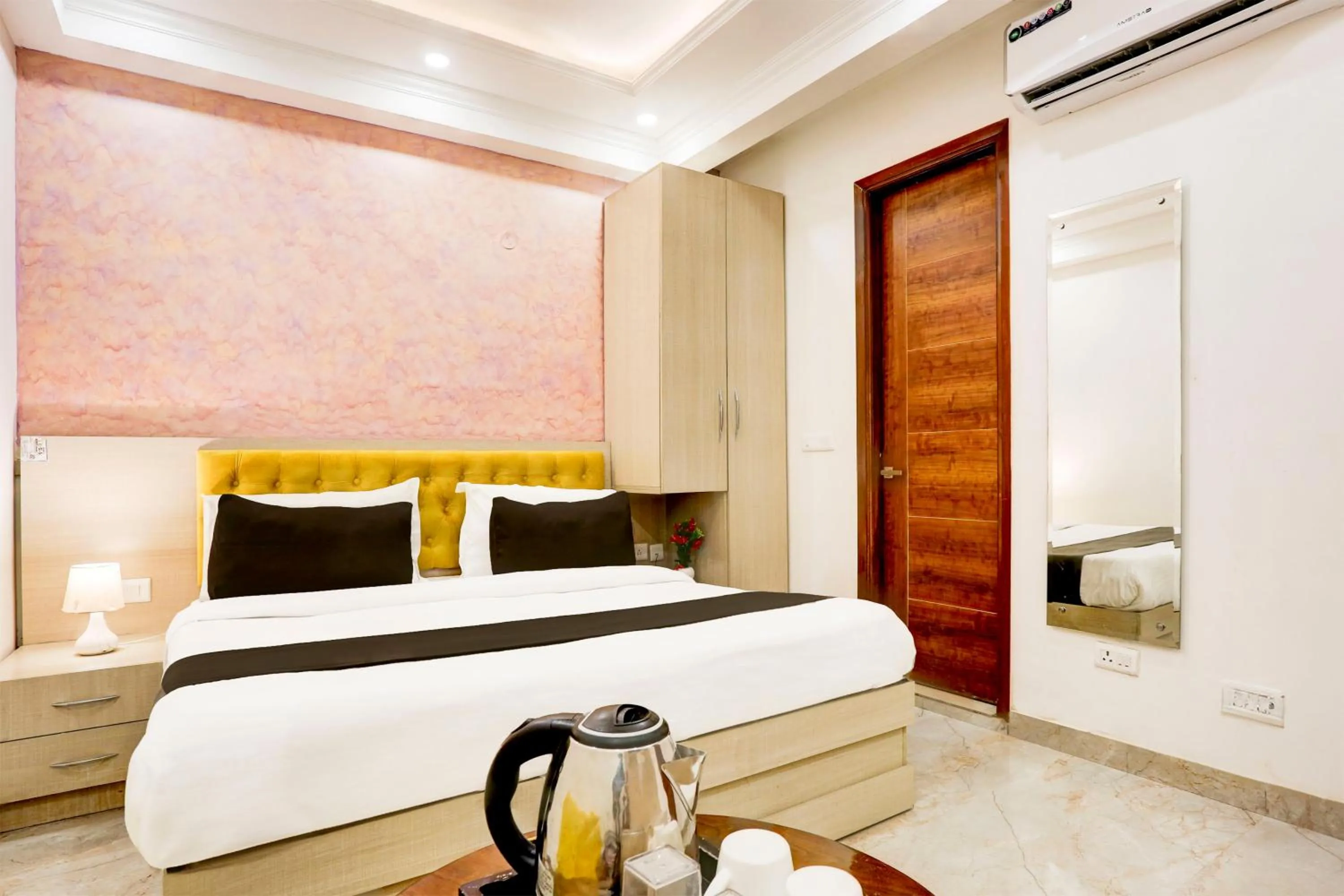Bedroom, Bed in Super Townhouse Eden Garden Zirakpur