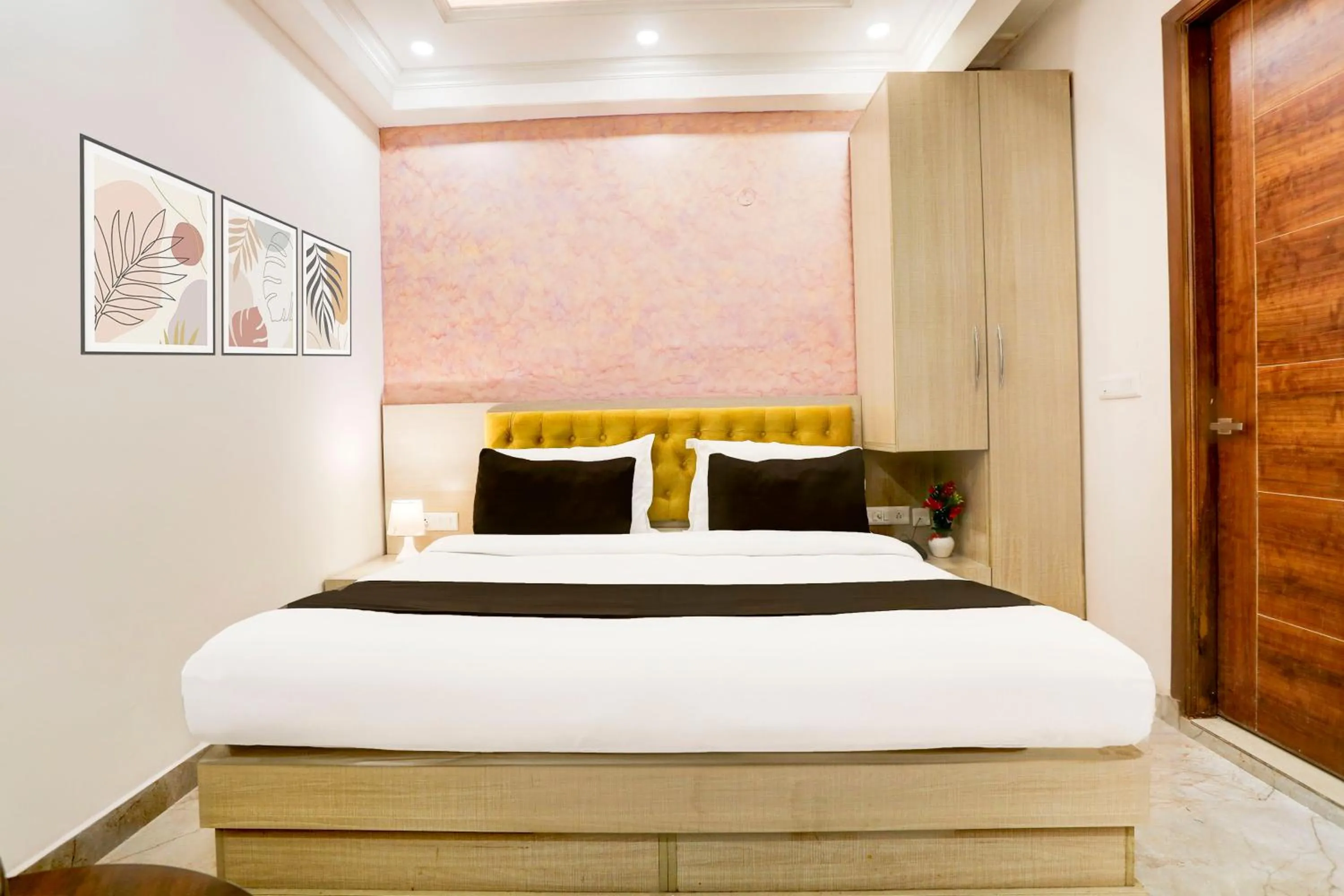 Bedroom, Bed in Super Townhouse Eden Garden Zirakpur
