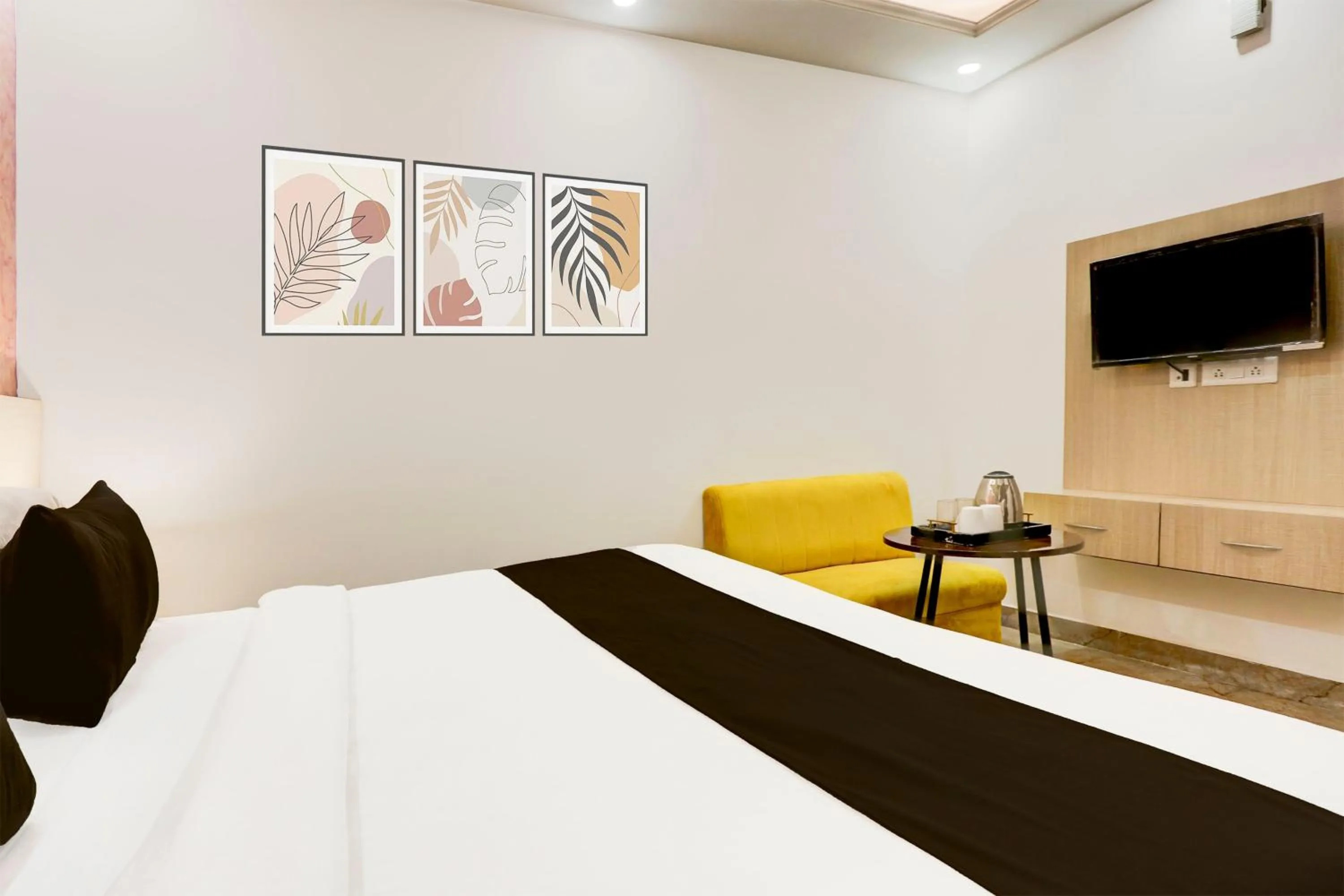 Bedroom, Bed in Super Townhouse Eden Garden Zirakpur