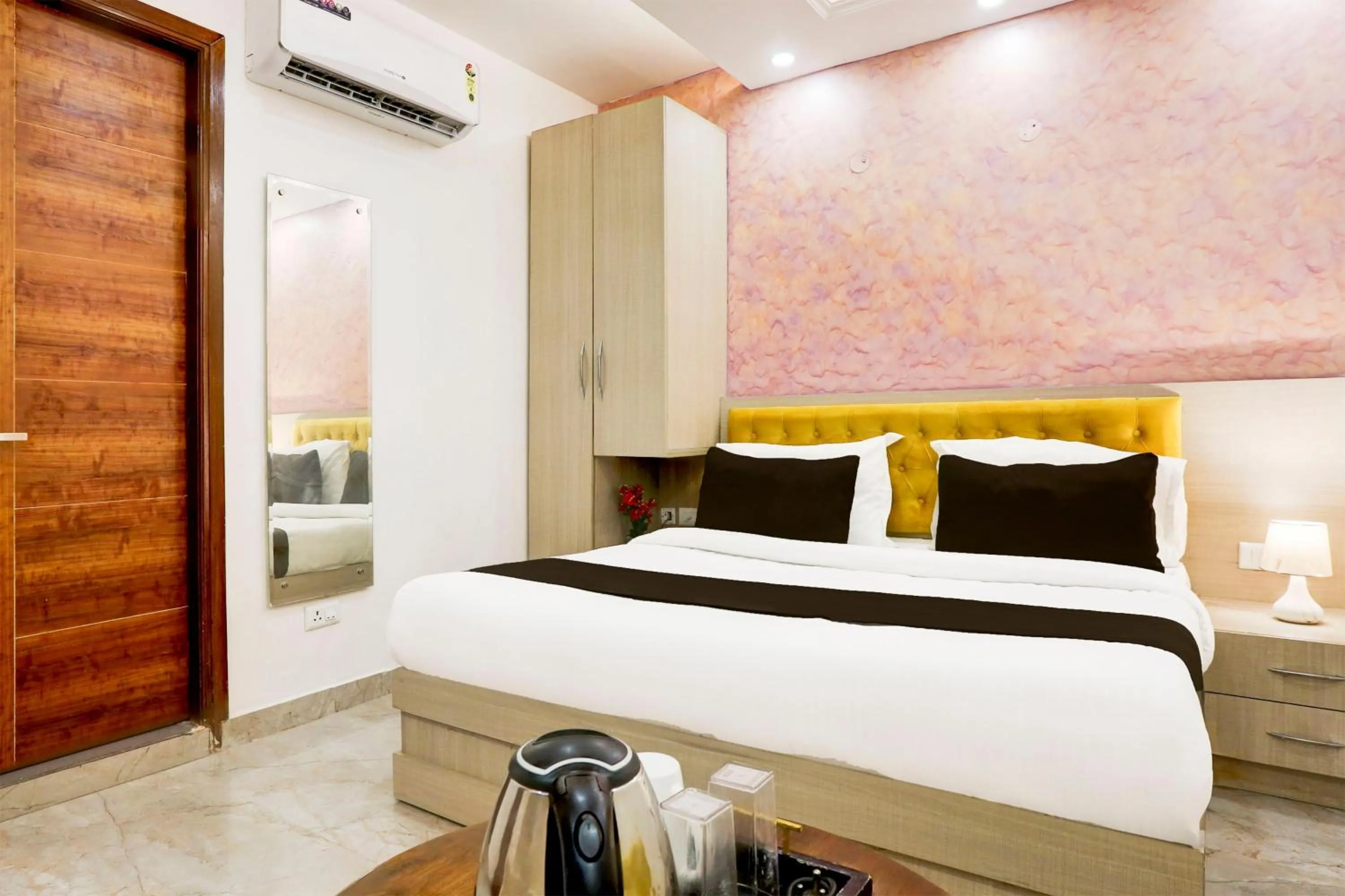 Bedroom, Bed in Super Townhouse Eden Garden Zirakpur
