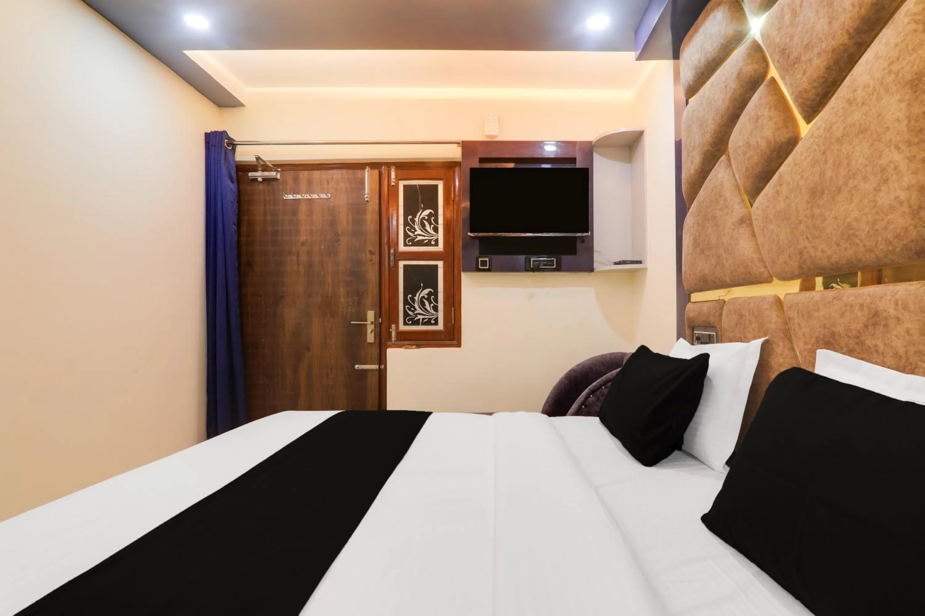 Bedroom, Bed in Hotel O Pragati Guest house