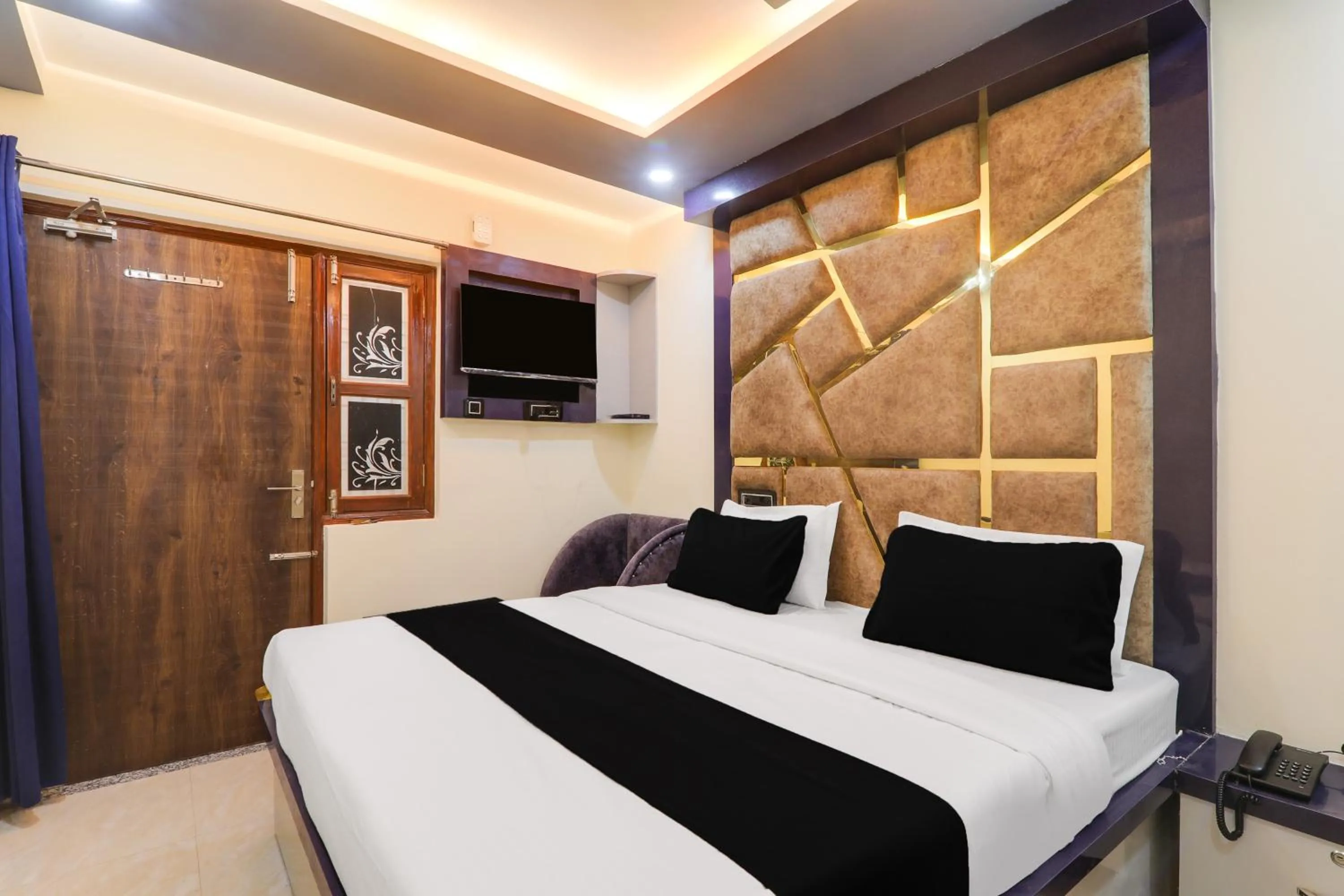 Bedroom, Bed in Hotel O Pragati Guest house