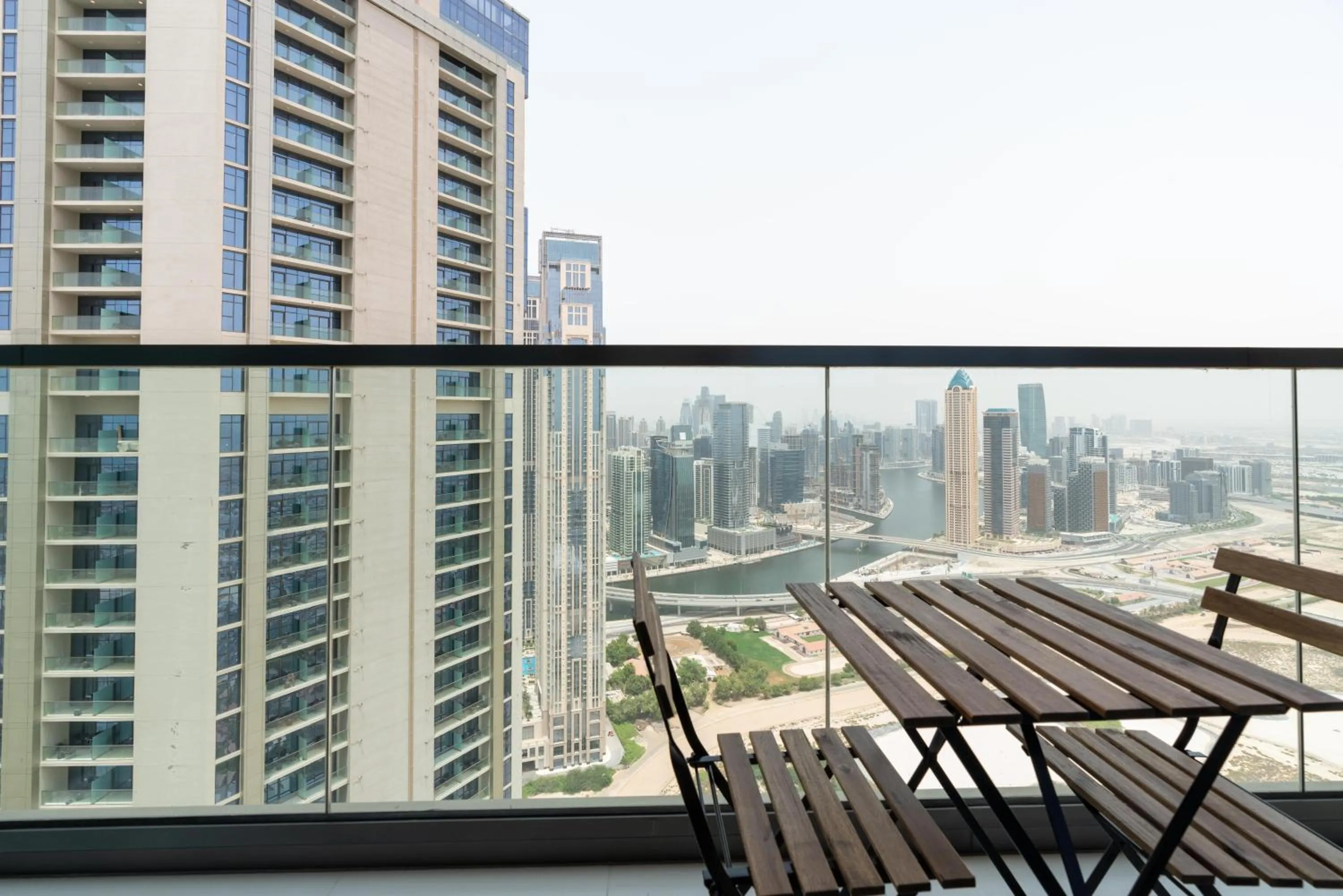 Lux BnB Aykon Tower I Skyline Canal Views