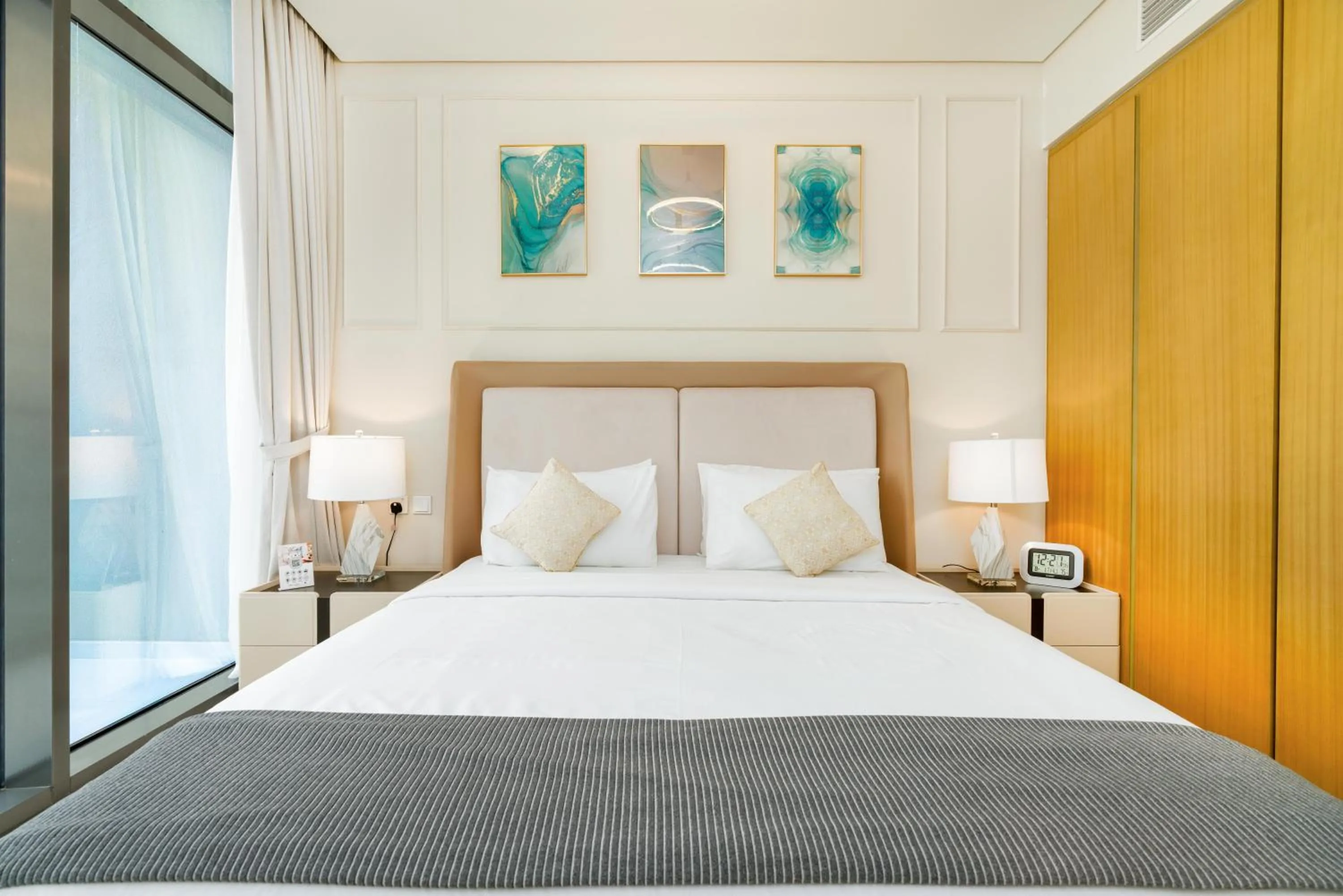 Bed in Lux BnB Aykon Tower I Skyline Canal Views