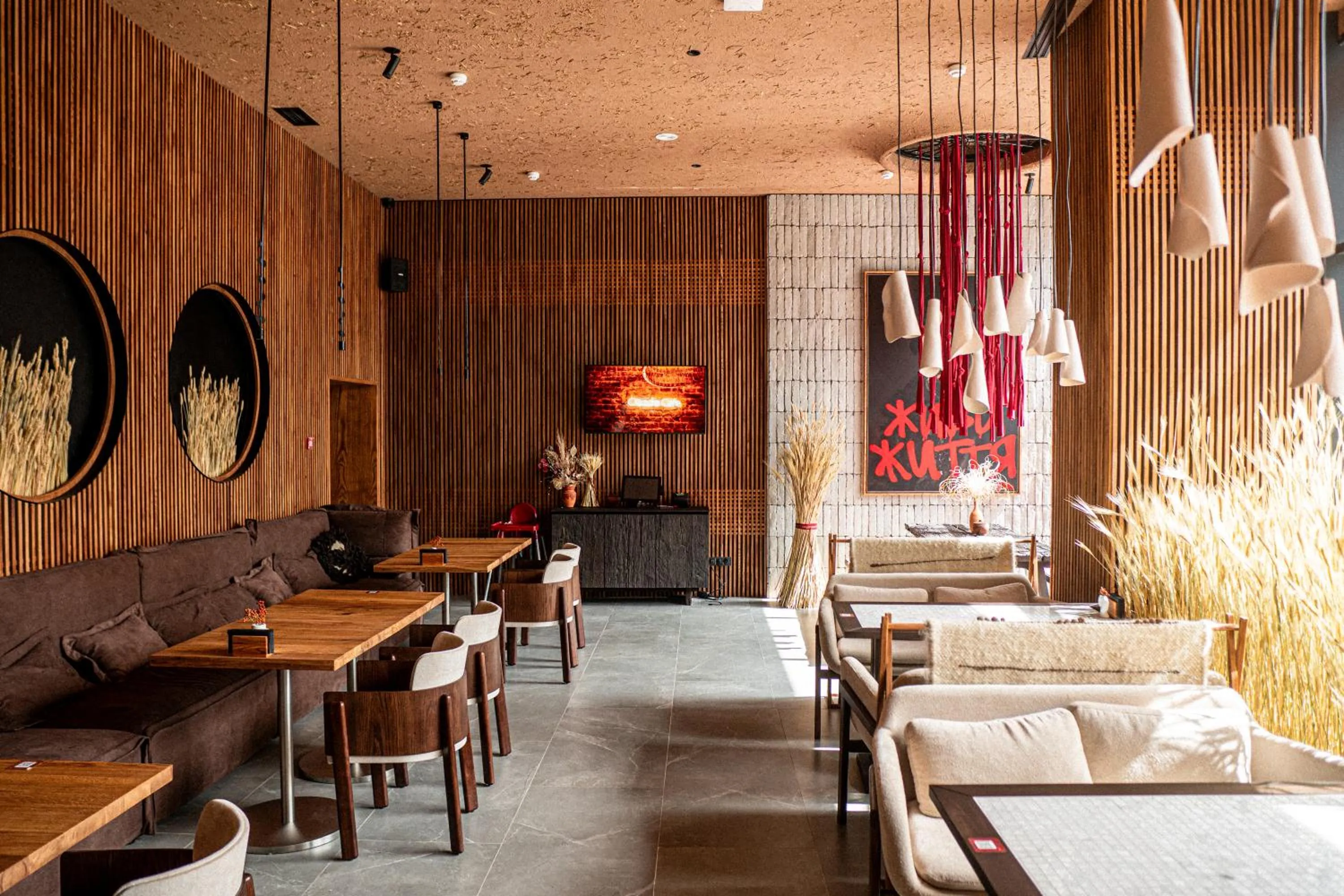 Restaurant/places to eat in LEV Lifestyle Hotel - Maestro