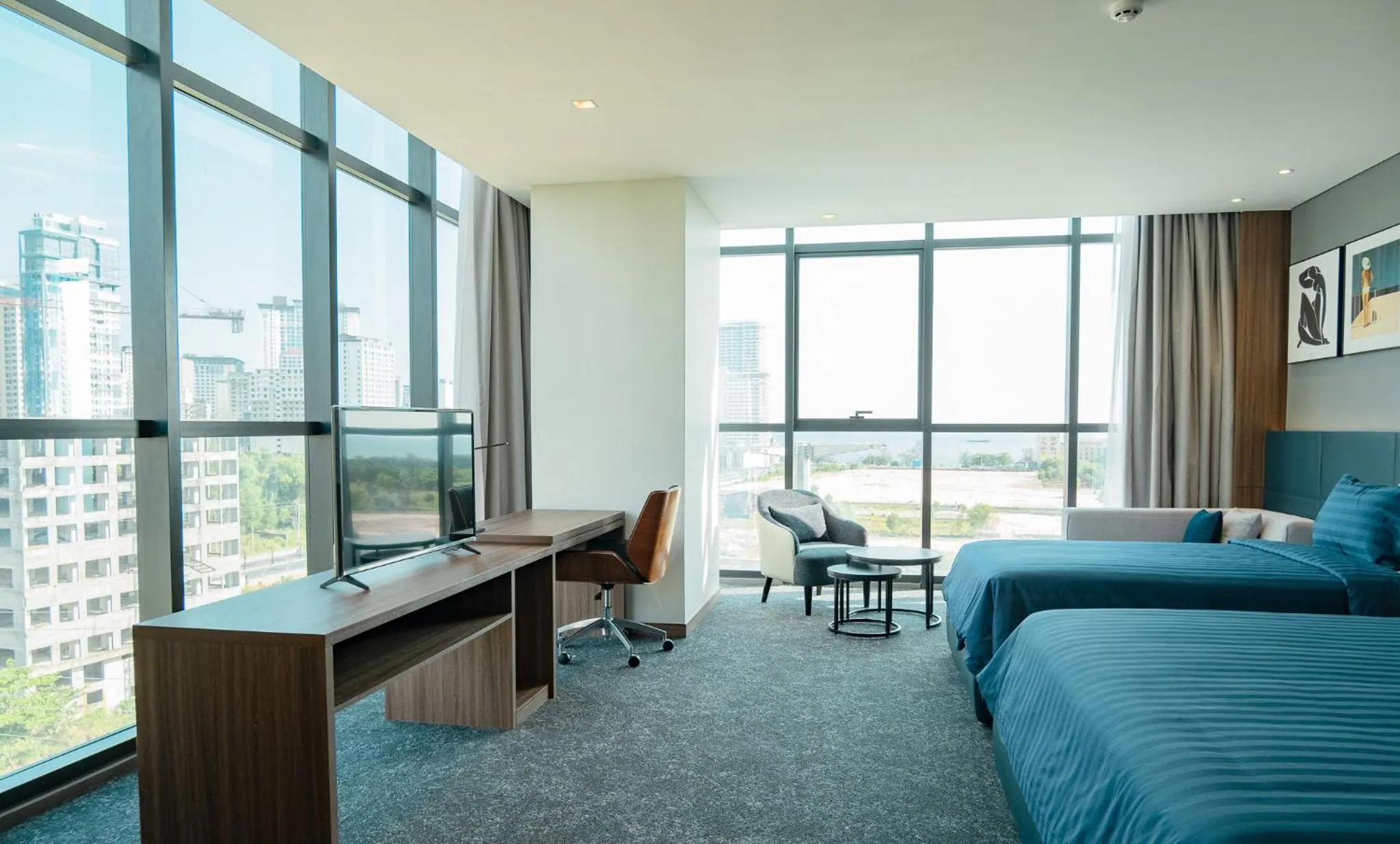 Photo of the whole room, Bed in Grand La Vogue Hotel and Casino