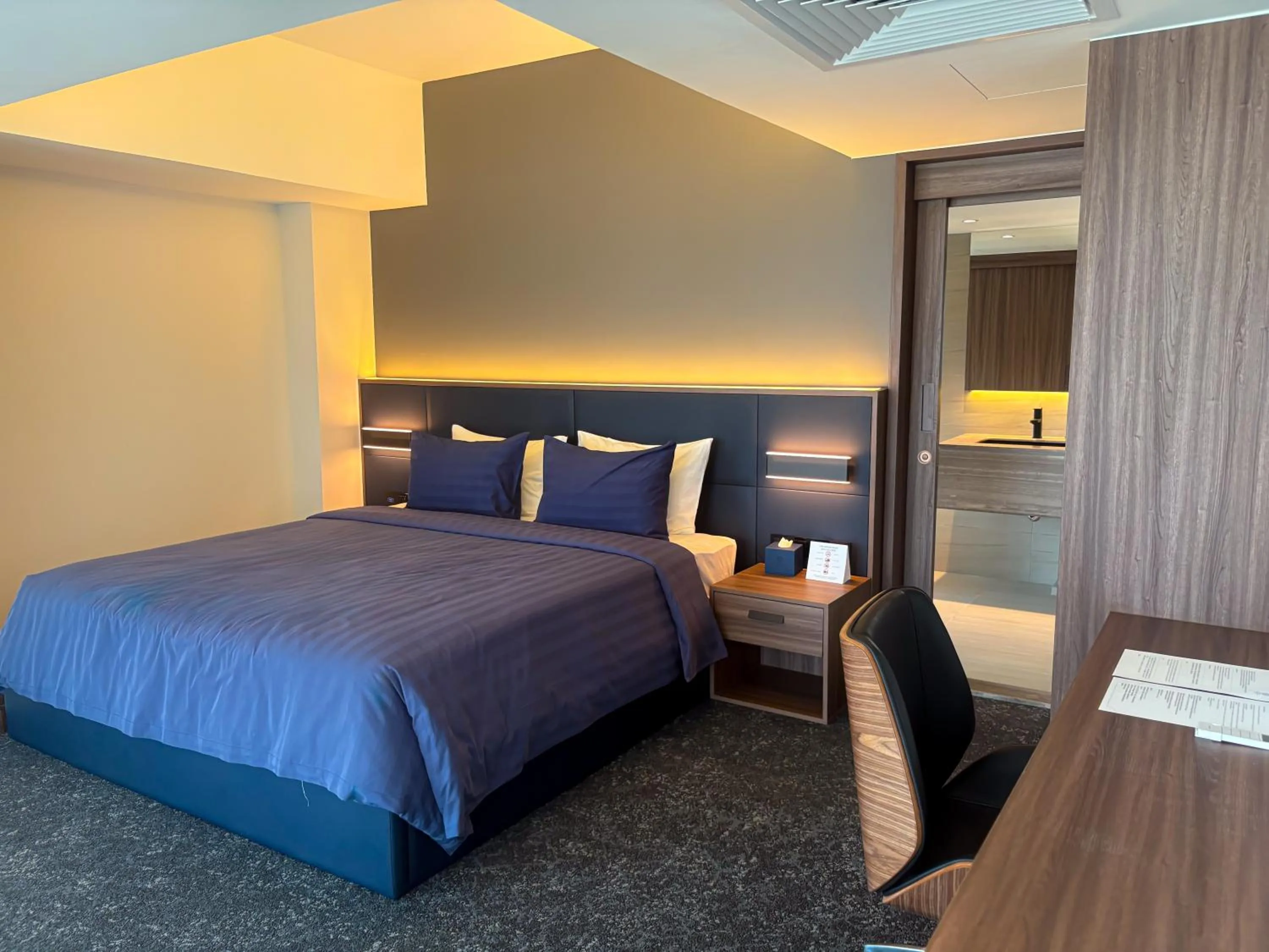 Bedroom, Bed in Grand La Vogue Hotel and Casino