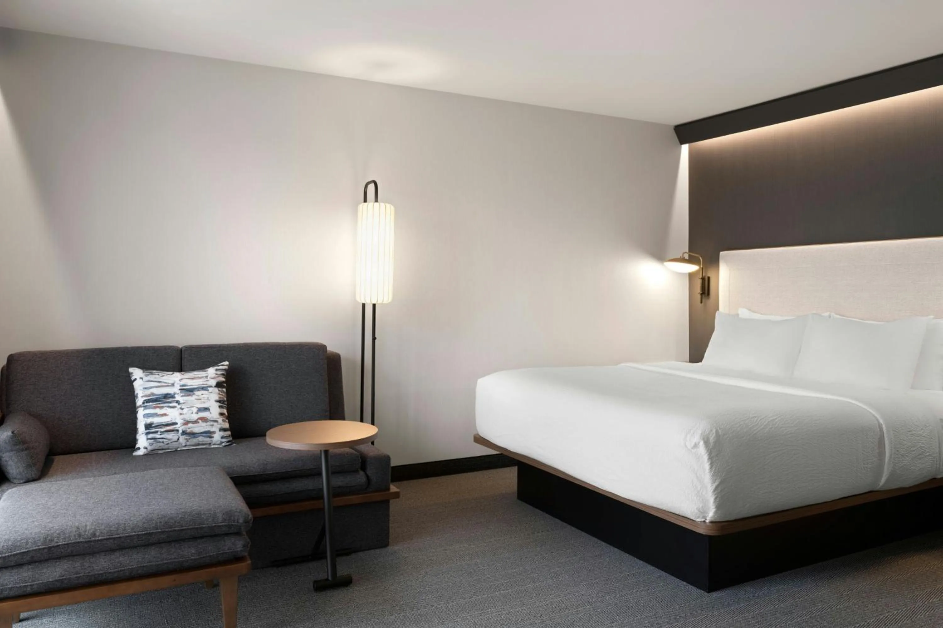 Photo of the whole room, Bed in Courtyard by Marriott Billings