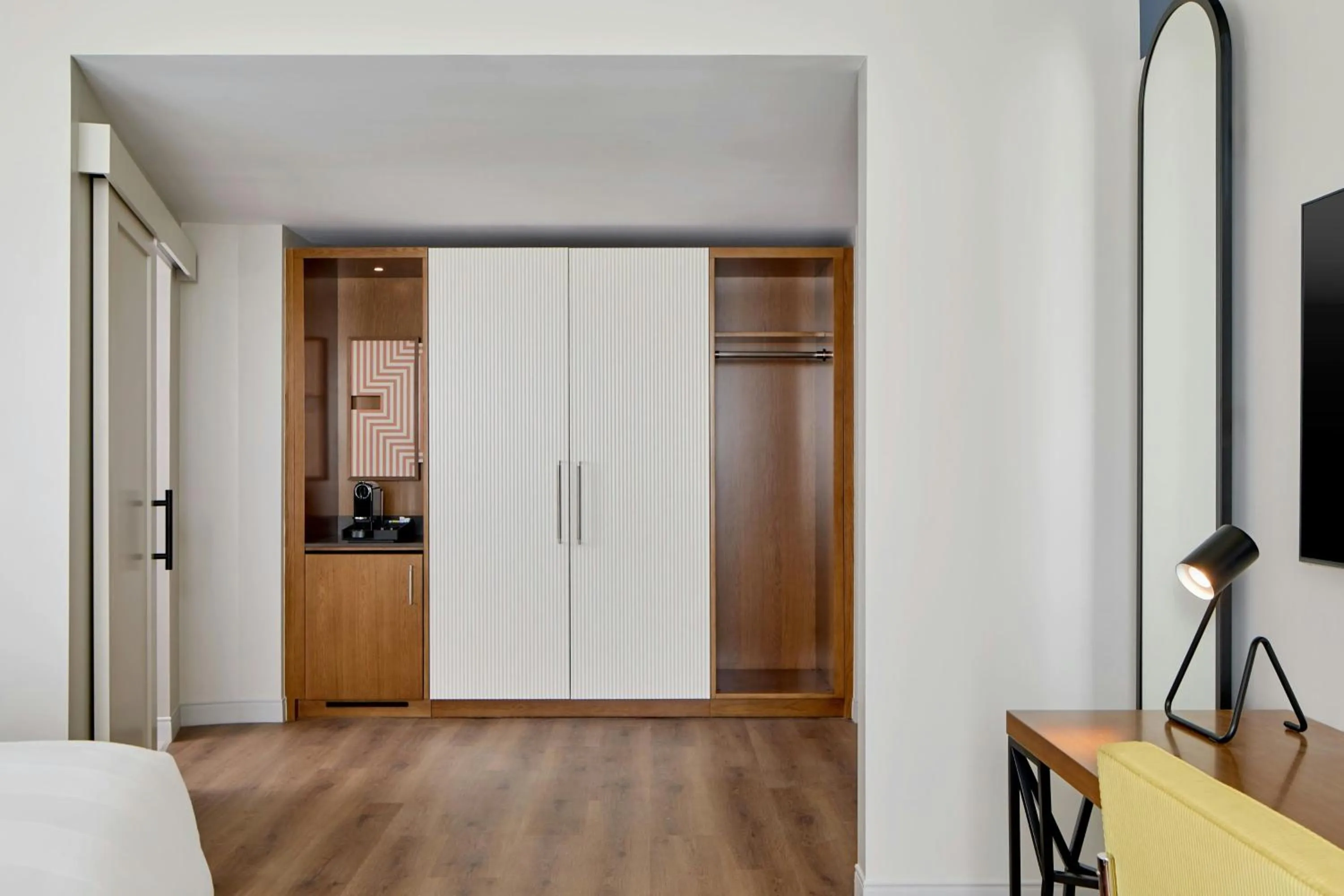 Photo of the whole room, Bed in Hotel Celare, Cincinnati Midtown, a Tribute Portfolio Hotel