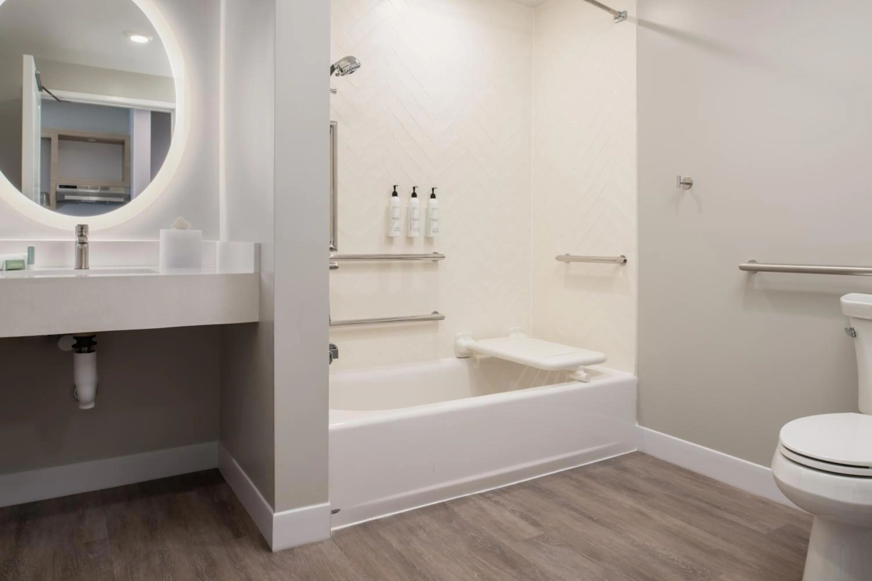 Bathroom in TownePlace Suites by Marriott Eugene