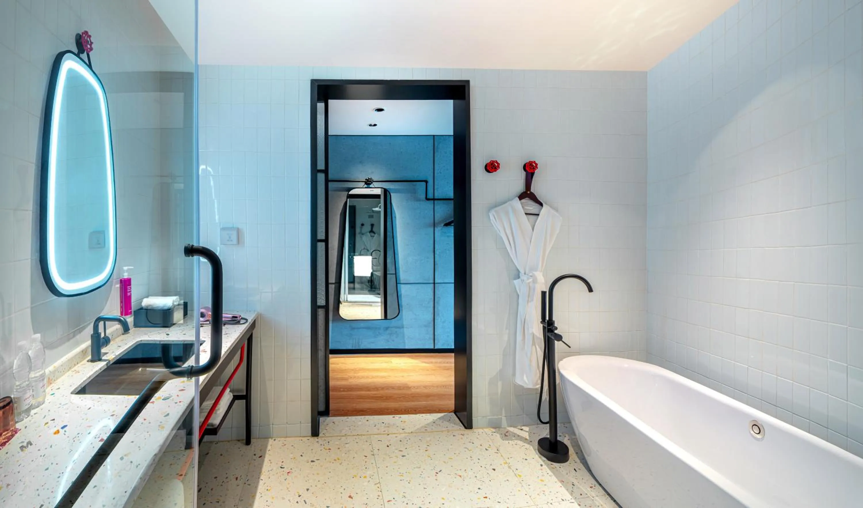 Hot Tub in Moxy Ningbo Old Bund