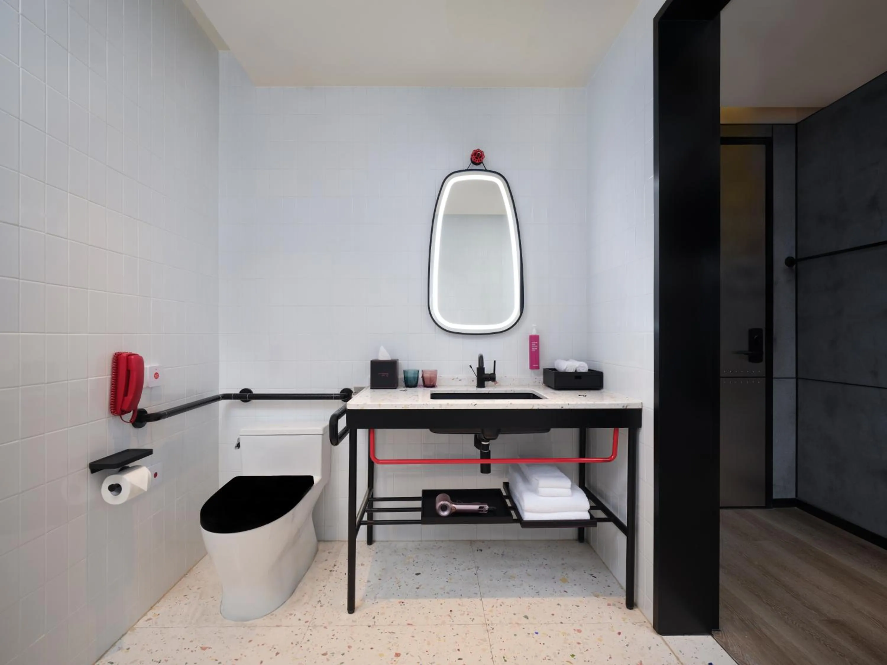 Photo of the whole room in Moxy Ningbo Old Bund