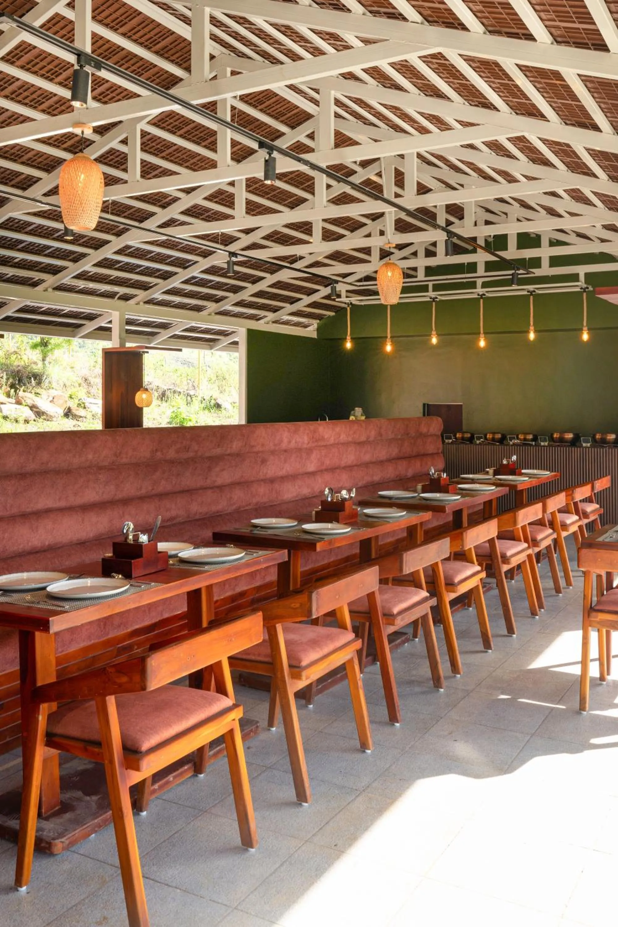 Restaurant/places to eat in Tomorrowland Farms and Suites