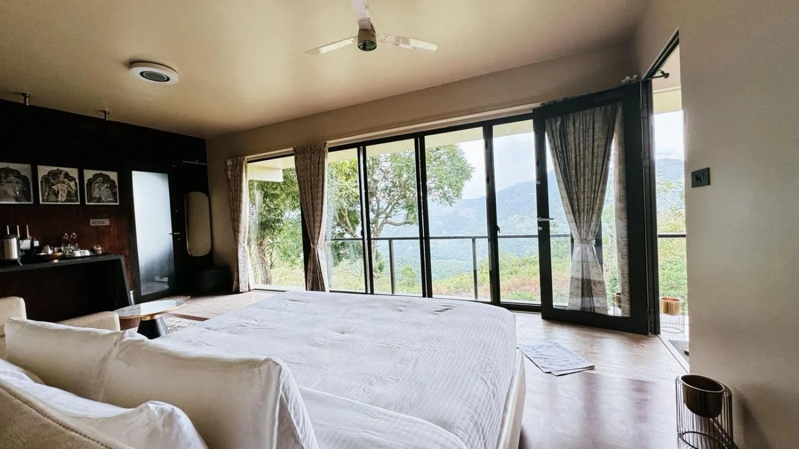 View (from property/room), Bed in Tomorrowland Farms and Suites