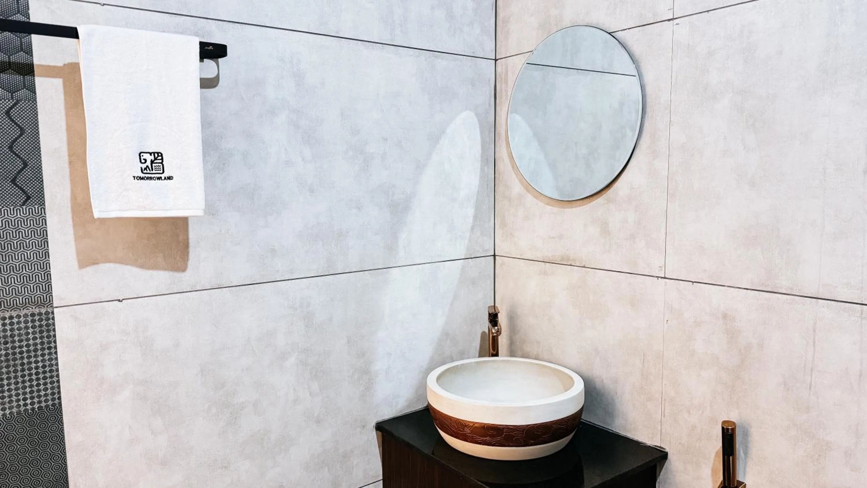 towels in Tomorrowland Farms and Suites