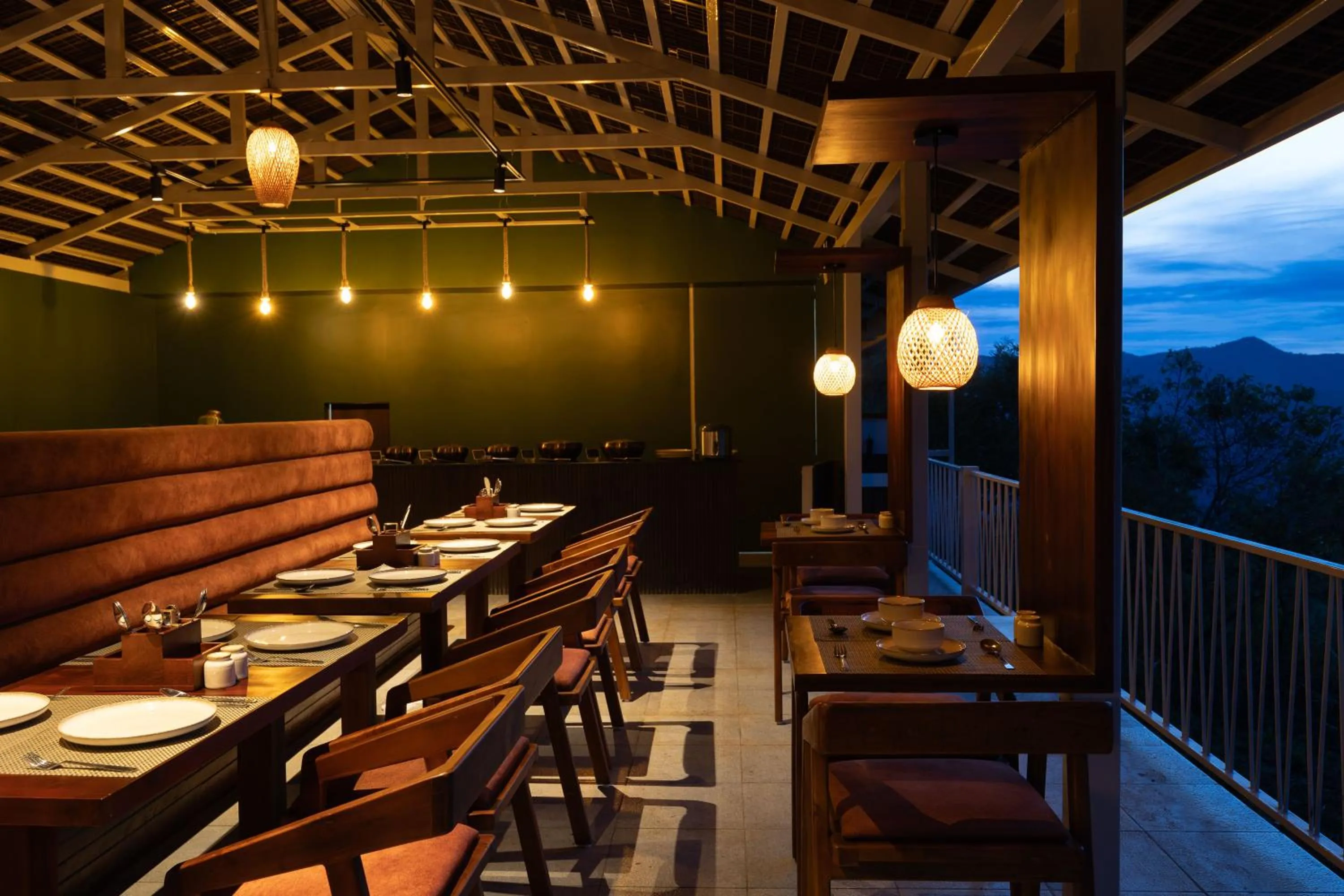 Restaurant/places to eat in Tomorrowland Farms and Suites