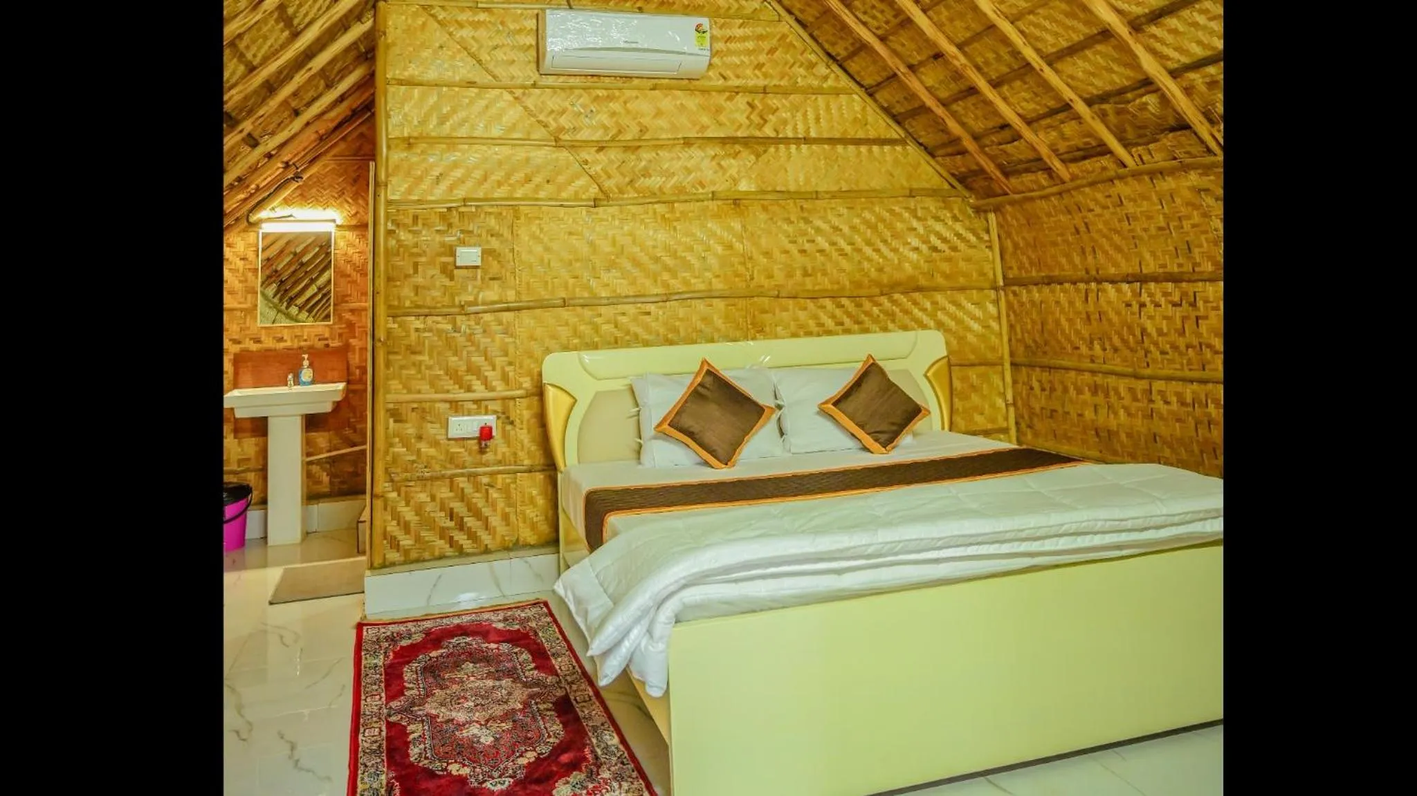 Bed in Tamarind Tree Way Side Amenities