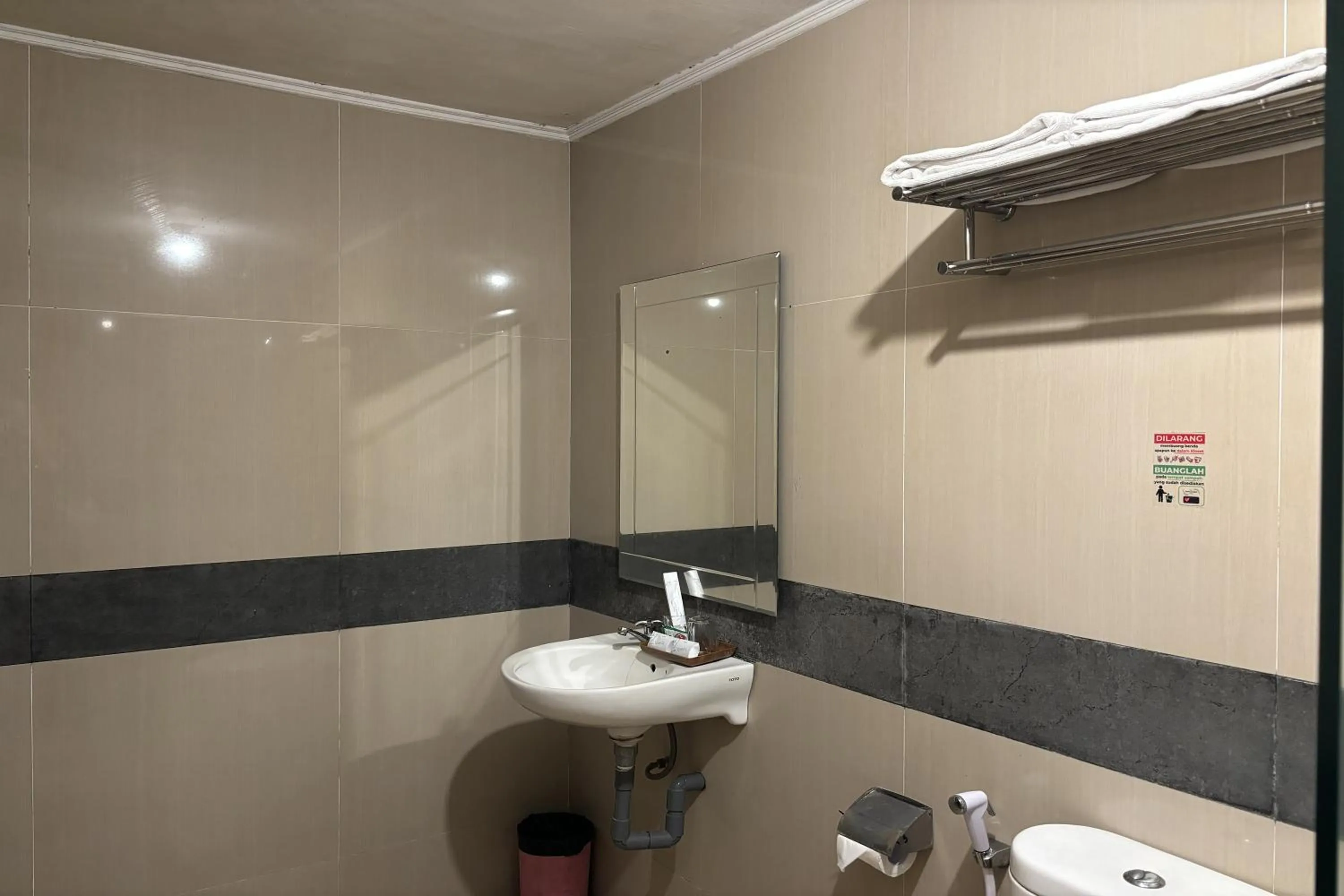 Shower in Hotel Pesona Bamboe Lembang