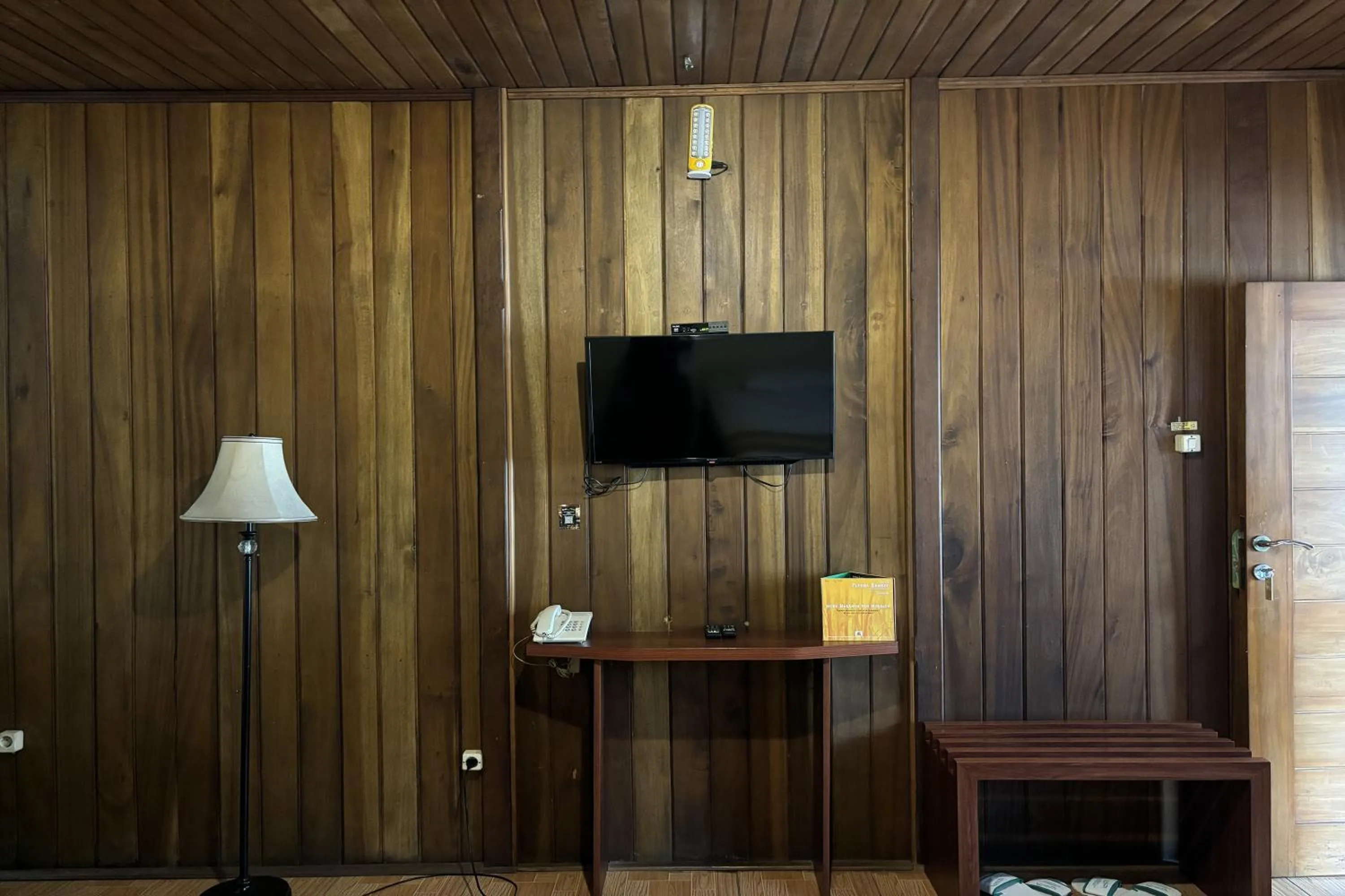 TV and multimedia in Hotel Pesona Bamboe Lembang