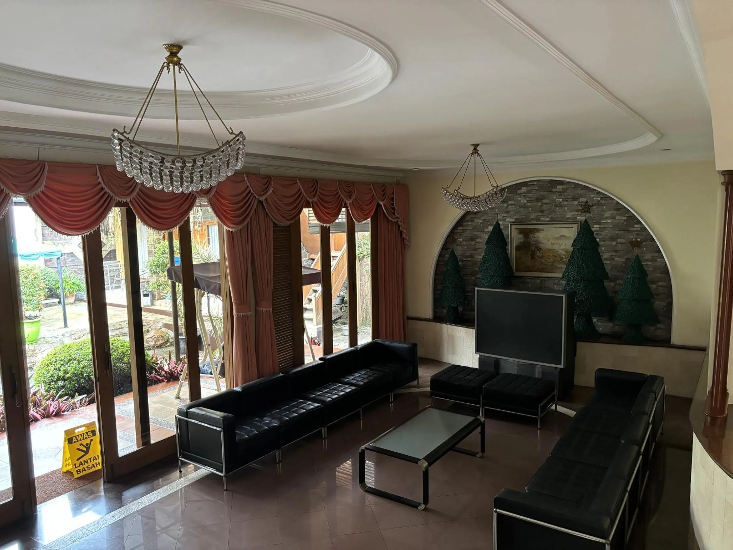 Living room in Hotel Pesona Bamboe Lembang