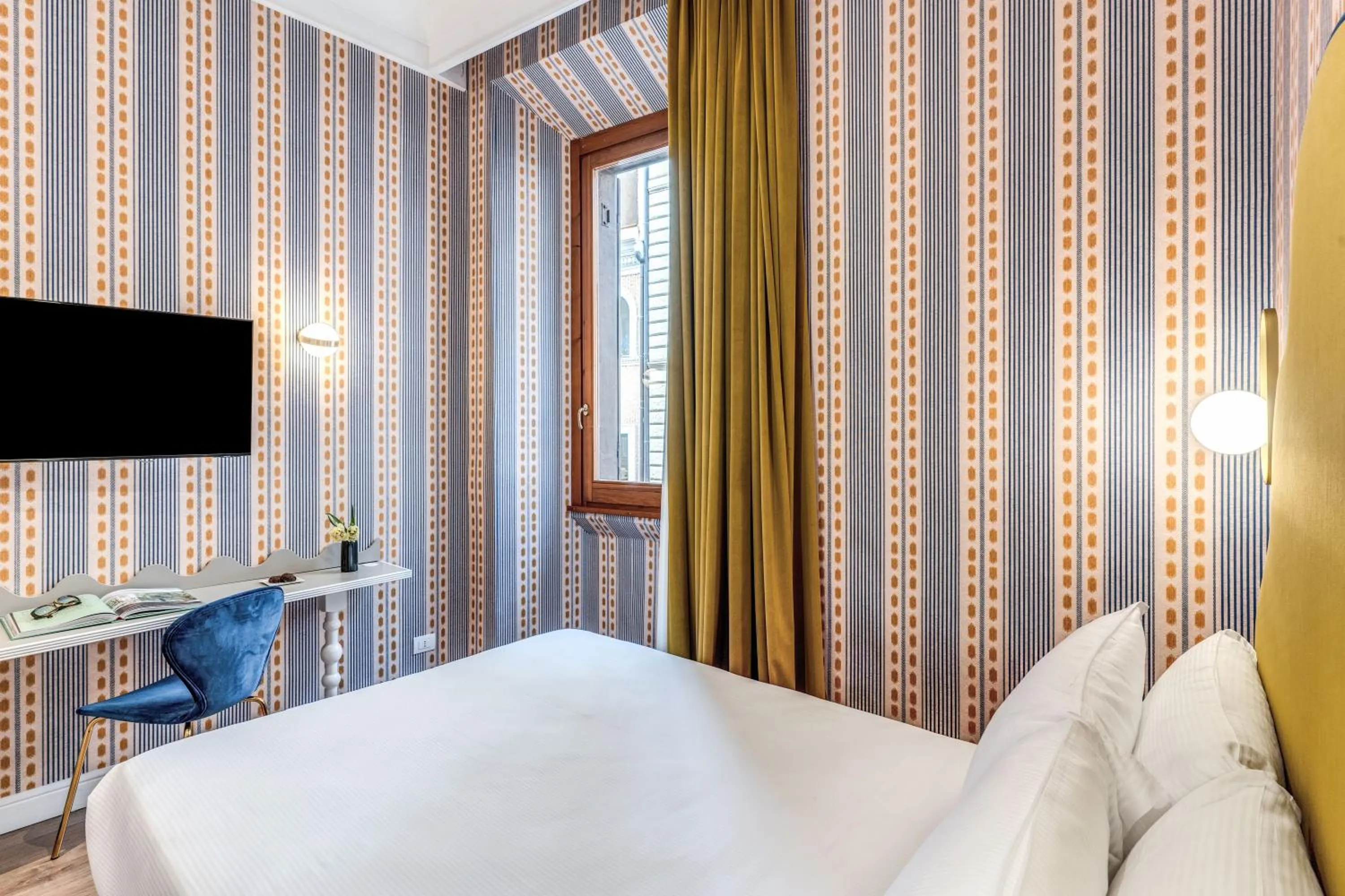 Bed in Townhouse Condotti 29