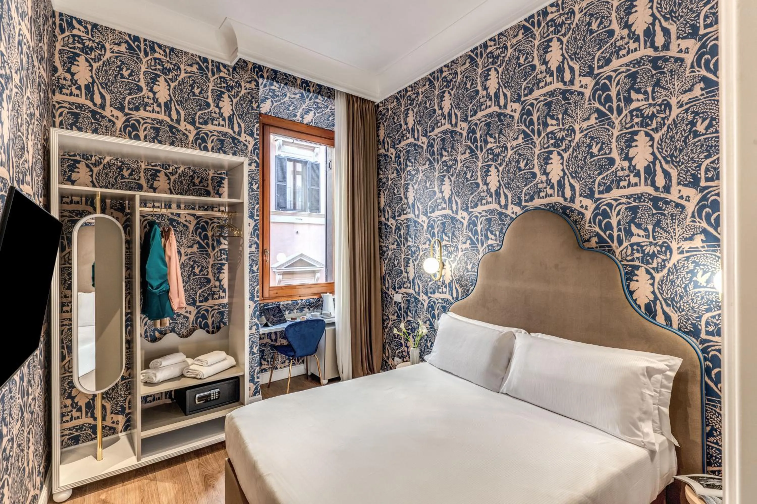 Bed in Townhouse Condotti 29