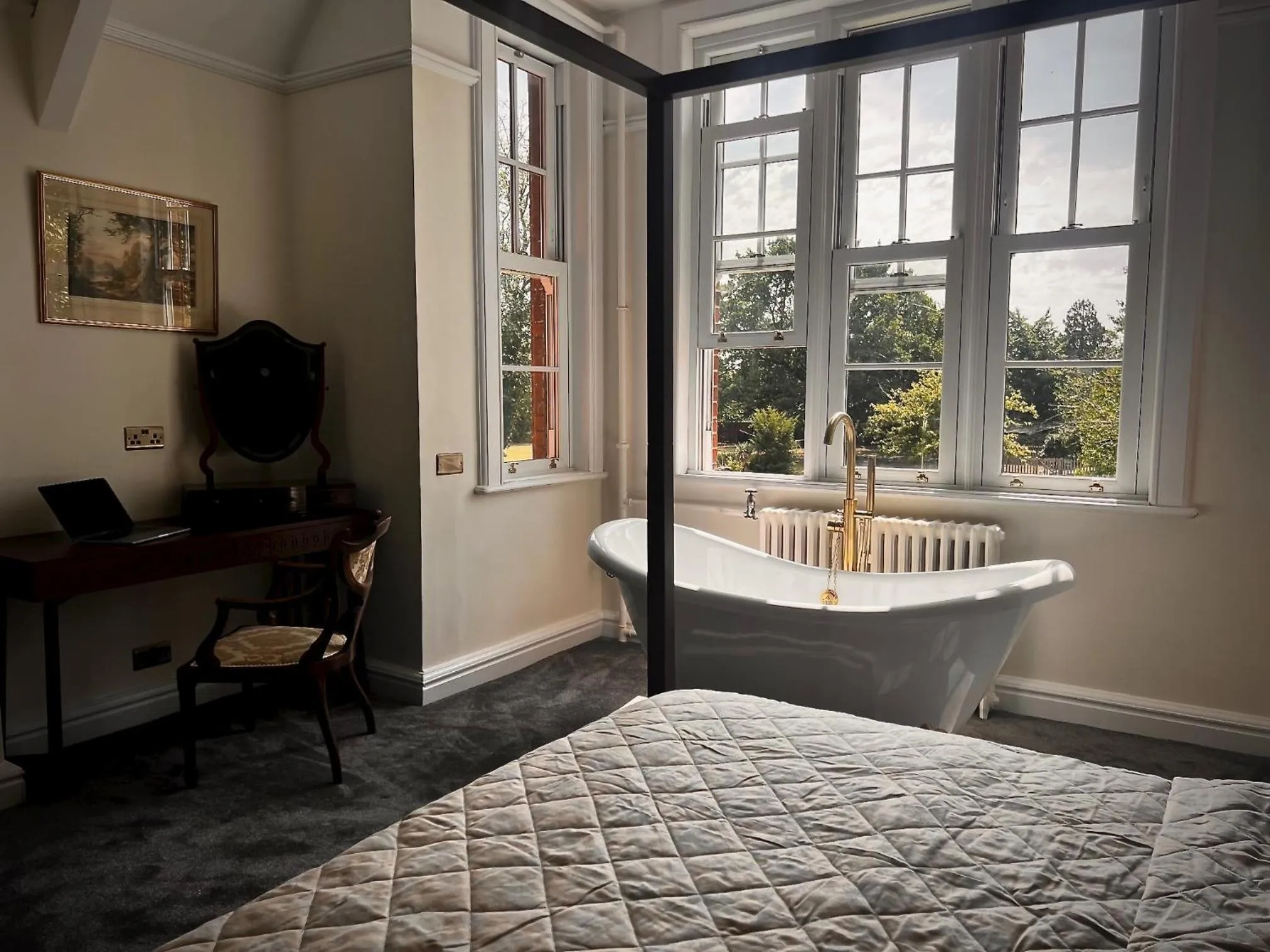 Bedroom, Bed in Willingham House