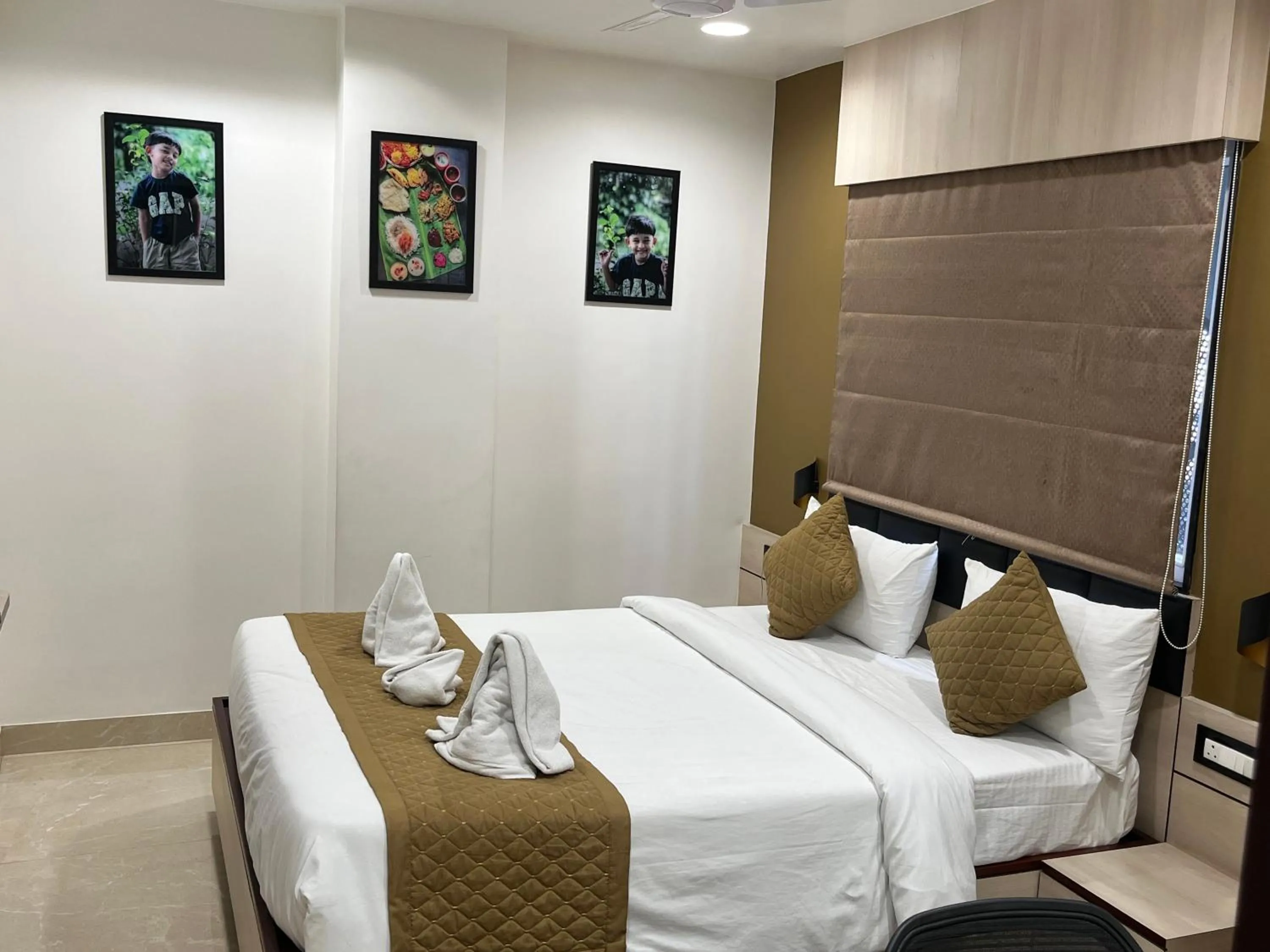 Bed in The Executive Inn