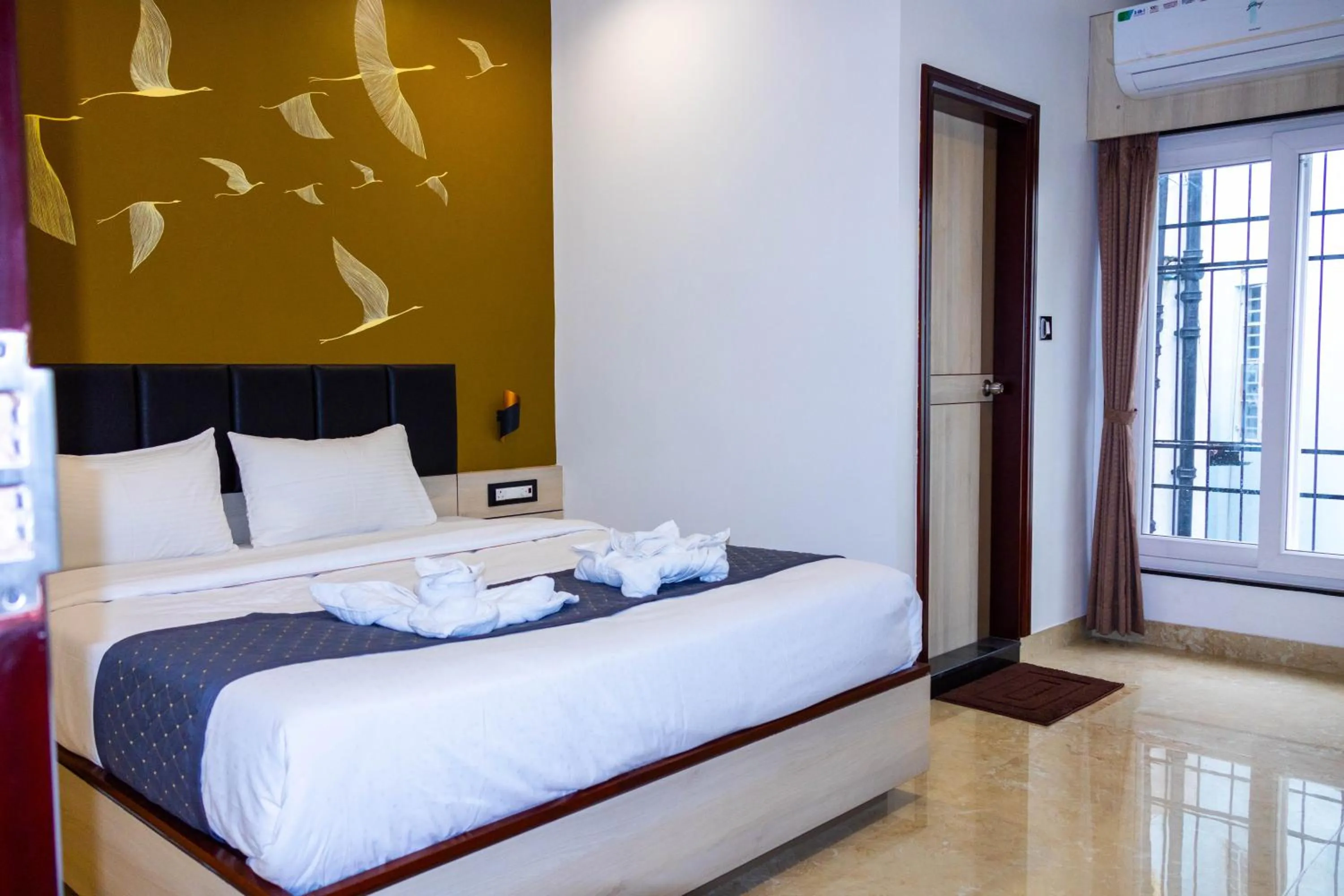 Bedroom, Bed in The Executive Inn