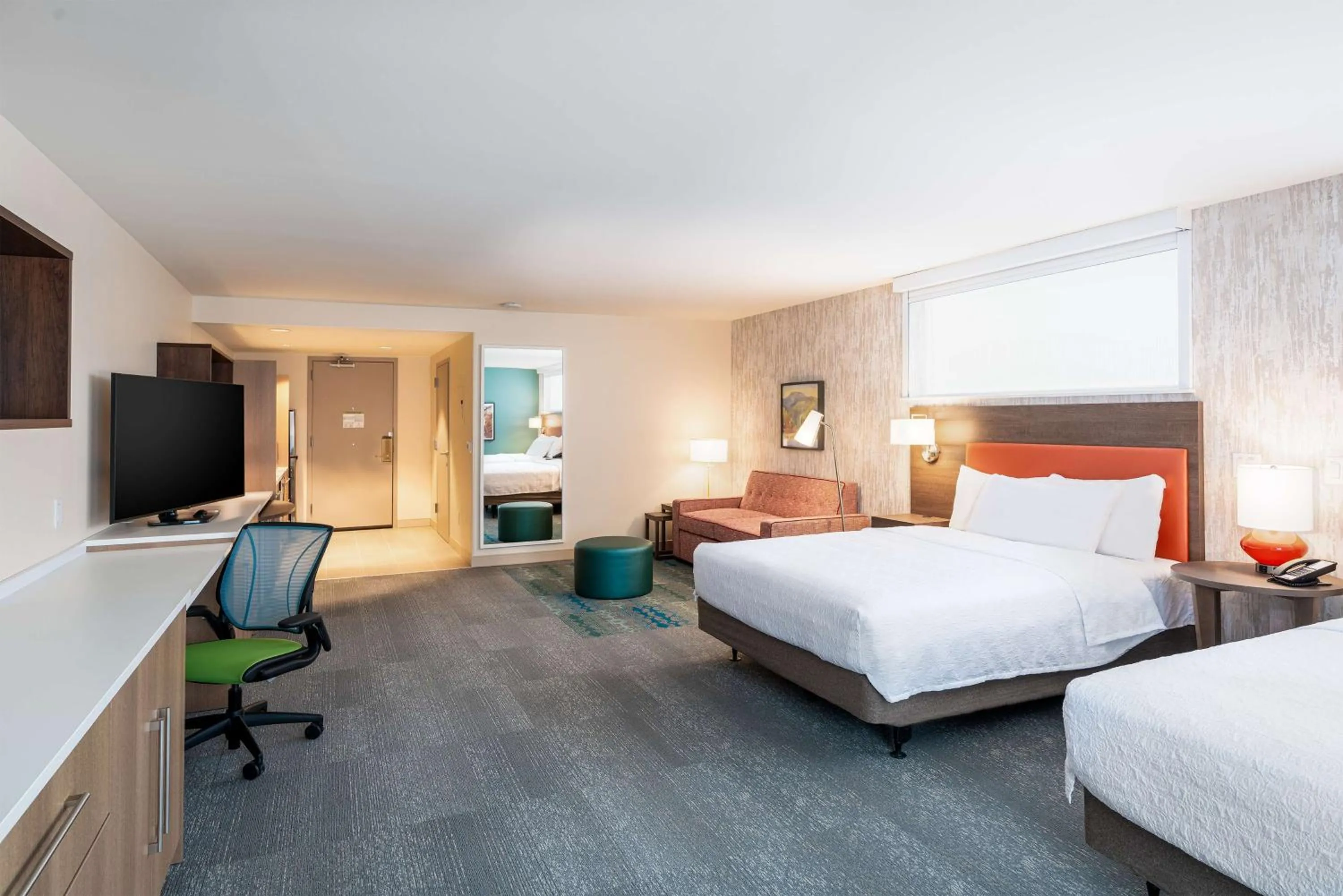 Living room, Bed in Home2 Suites by Hilton Bozeman Midtown