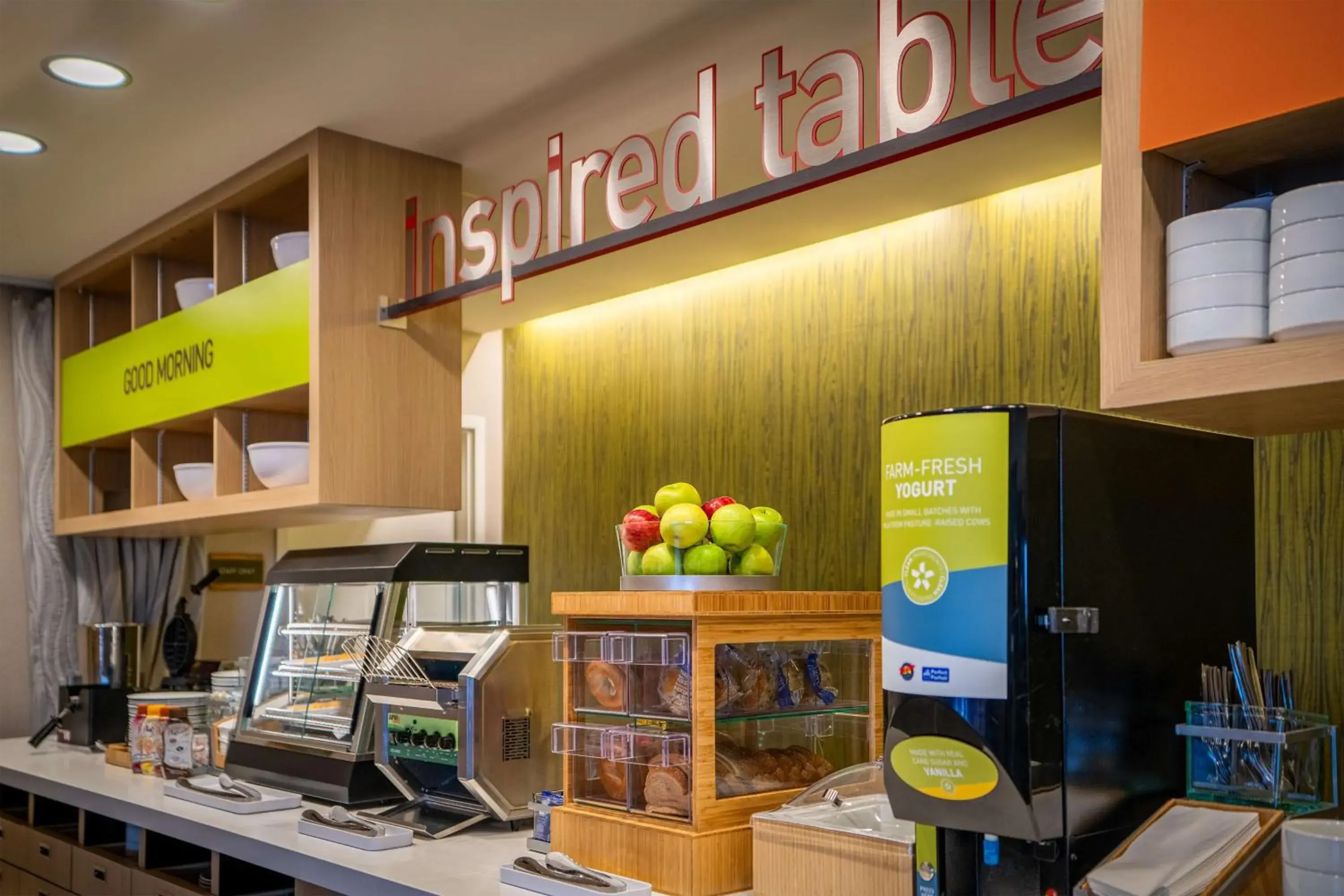 Food and drinks in Home2 Suites by Hilton Bozeman Midtown Food and drinks in Home2 Suites by Hilton Bozeman Midtown