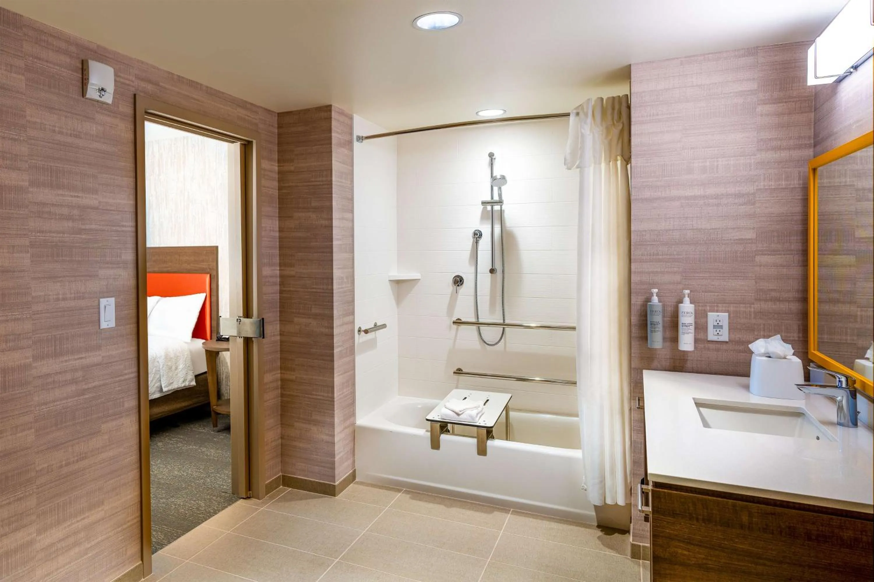Bathroom, Bed in Home2 Suites by Hilton Bozeman Midtown