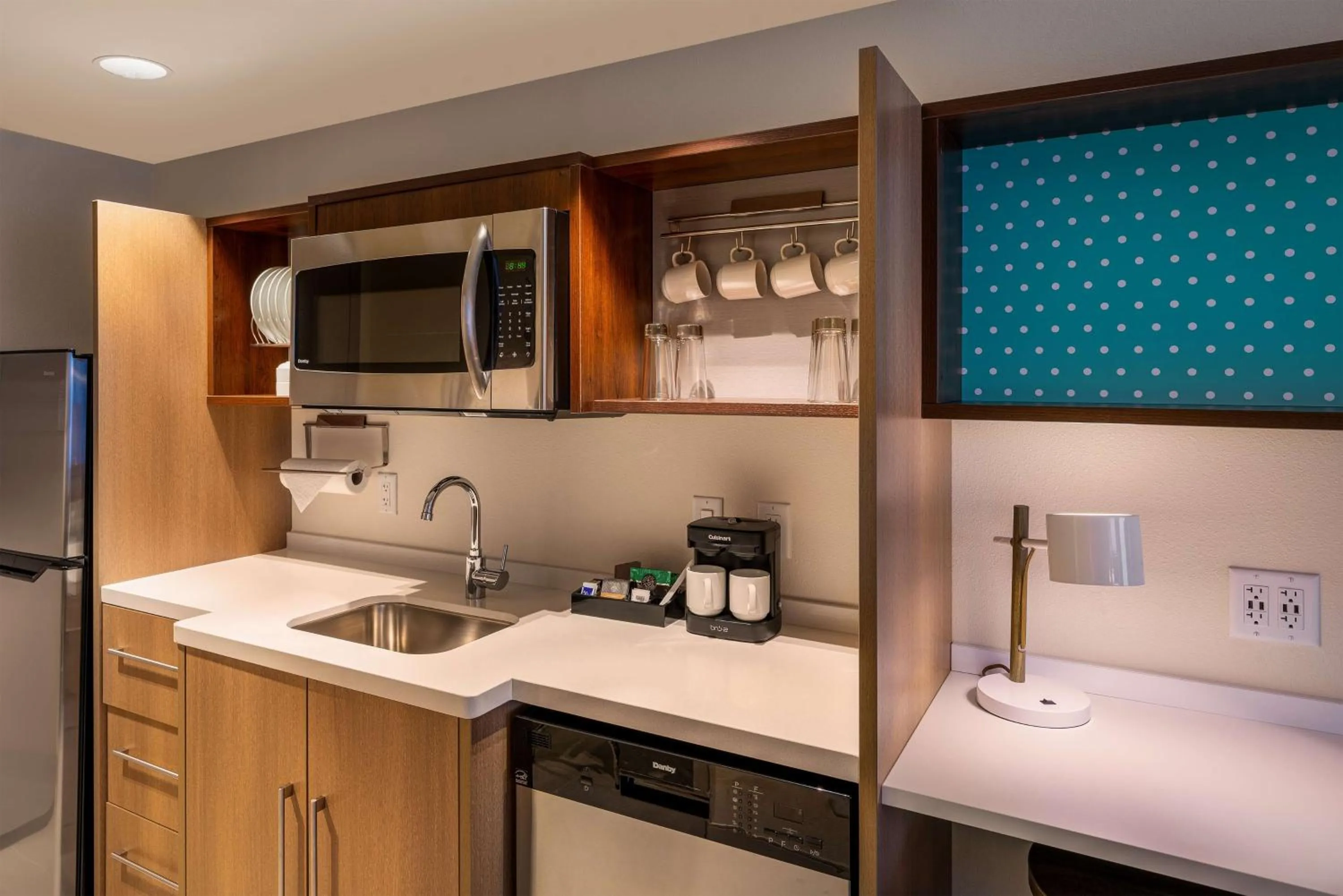 Kitchen or kitchenette in Home2 Suites by Hilton Bozeman Midtown