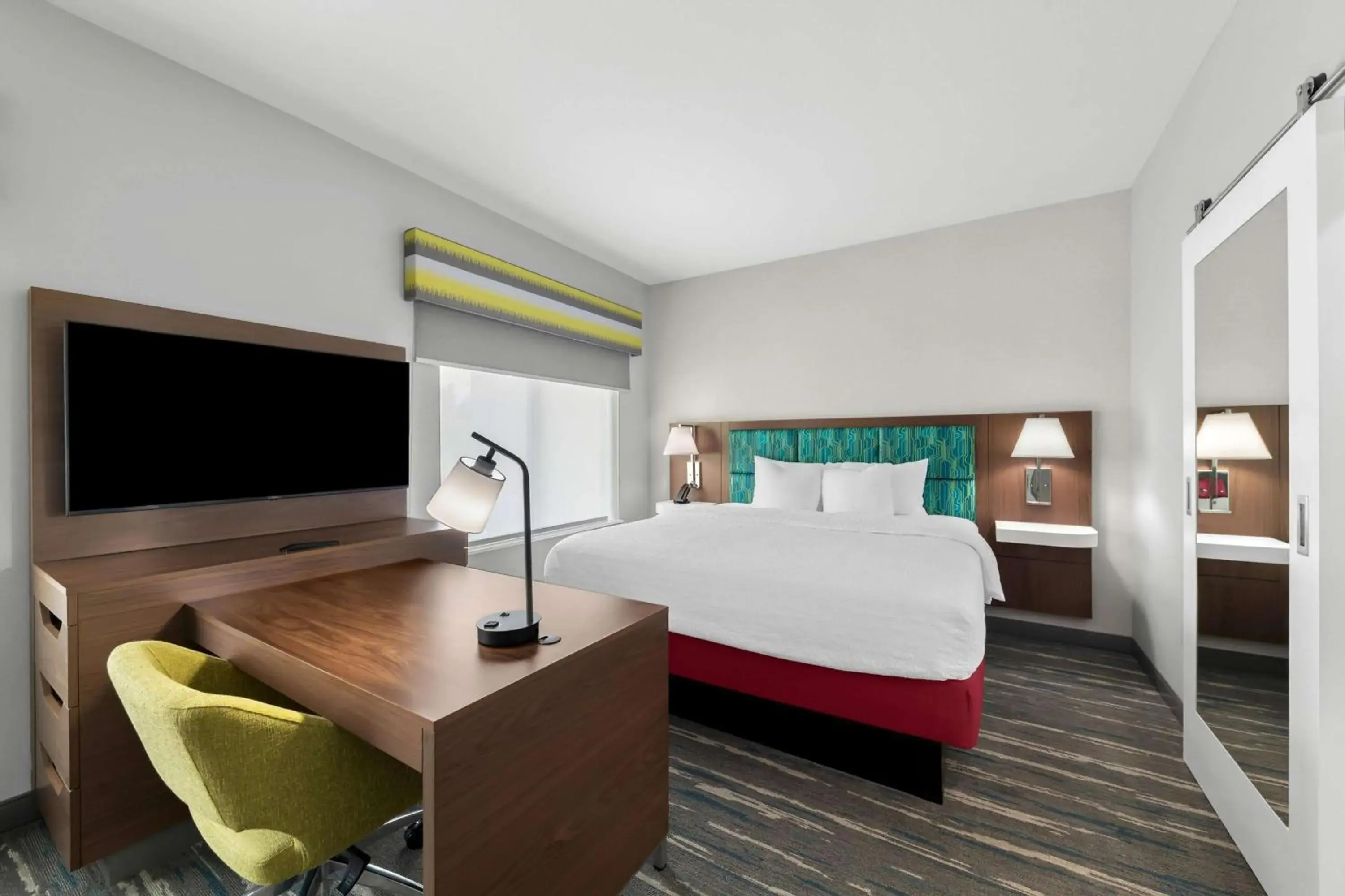 Bed in Hampton Inn & Suites Sherman Bed in Hampton Inn & Suites Sherman