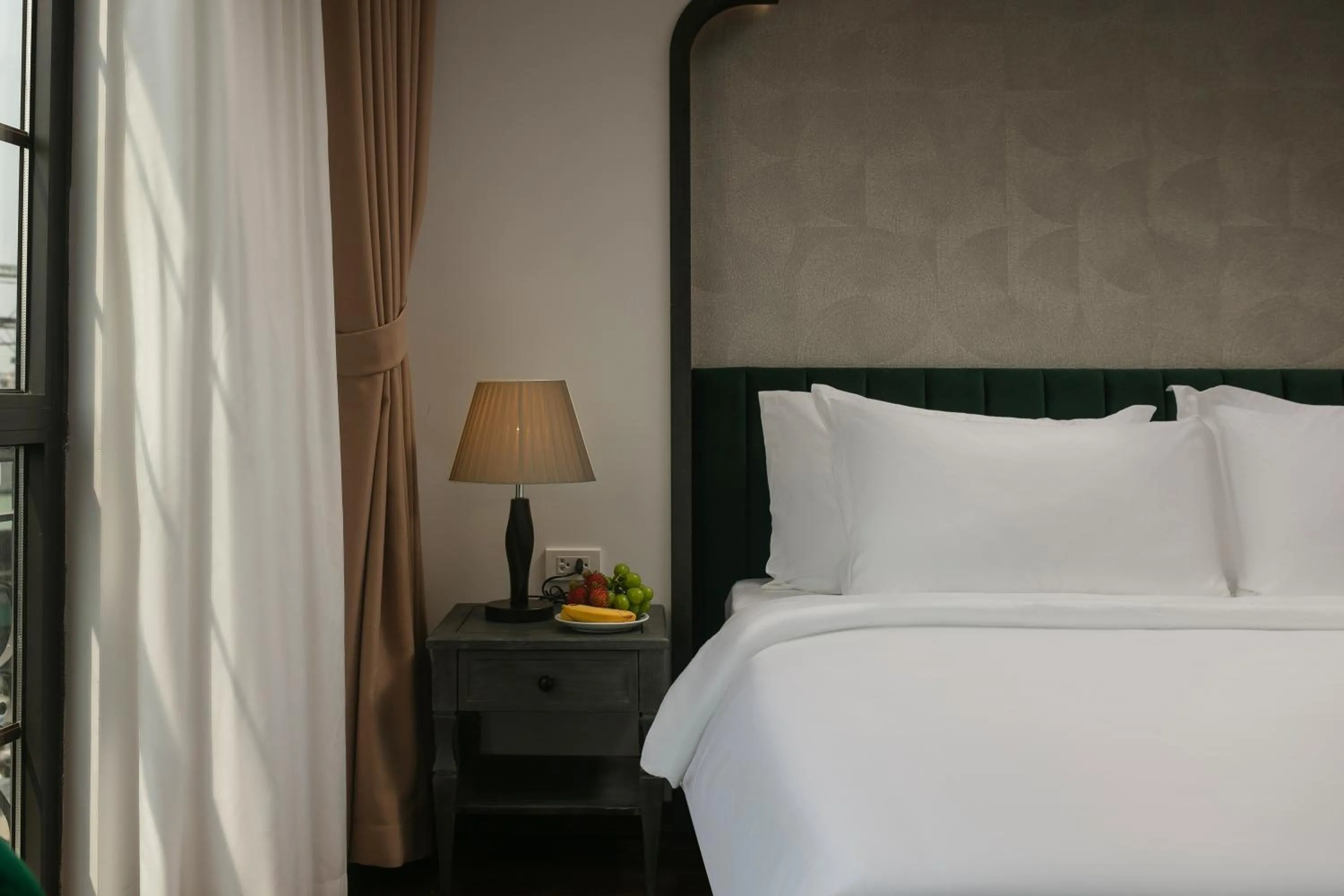 Area and facilities, Bed in Hanoi Plaza Suite Hotel & Spa