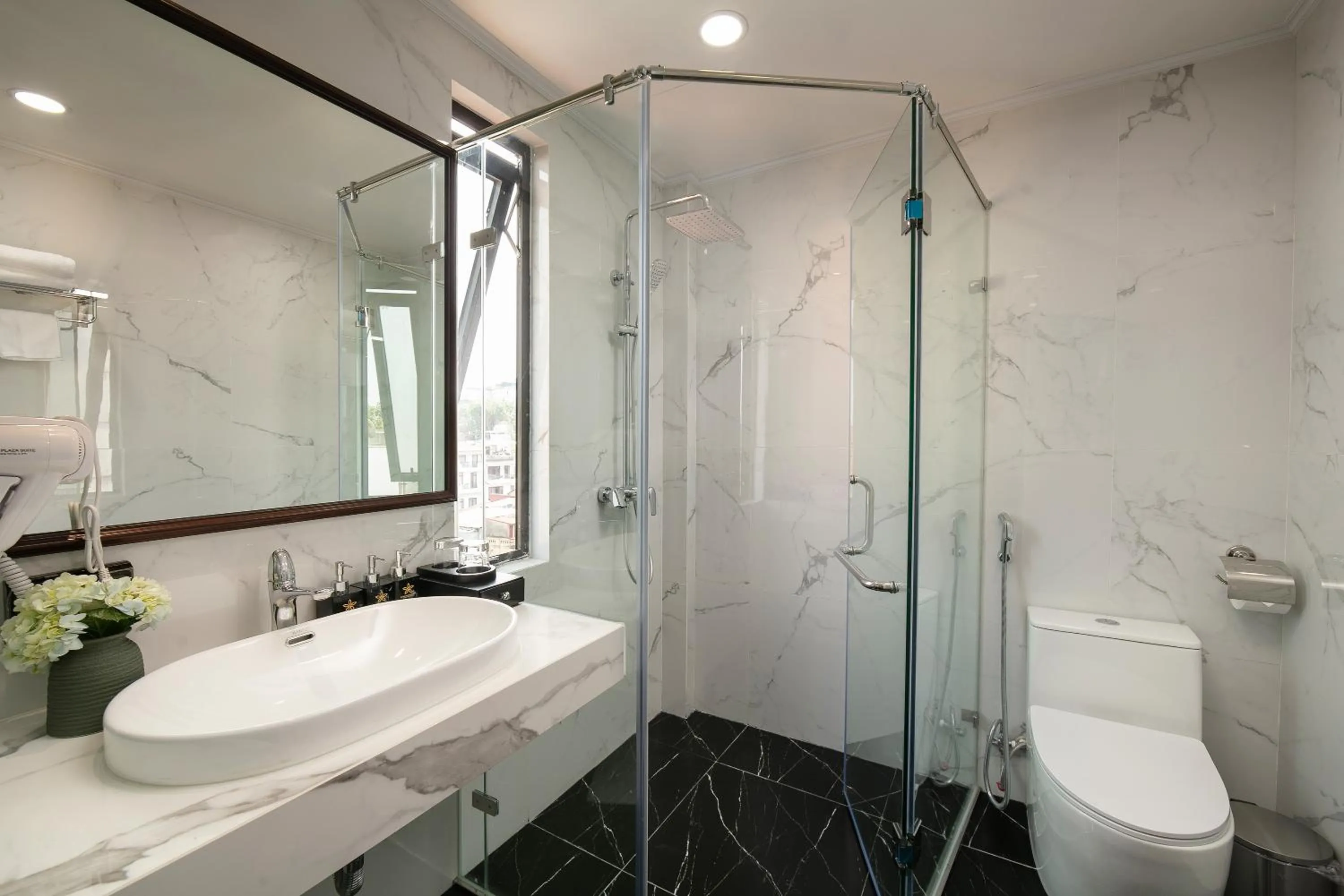 Bathroom in Hanoi Plaza Suite Hotel & Spa